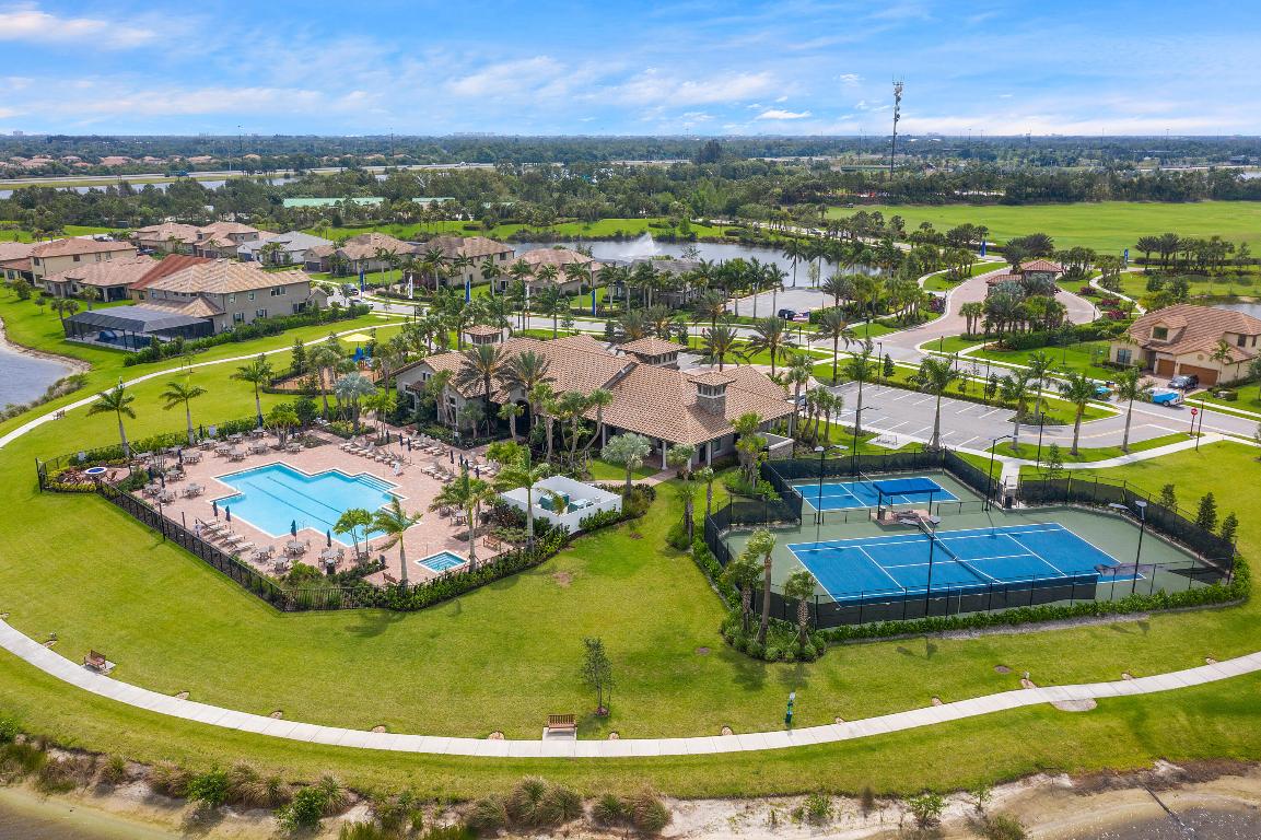 110 Echelon Crest Trail