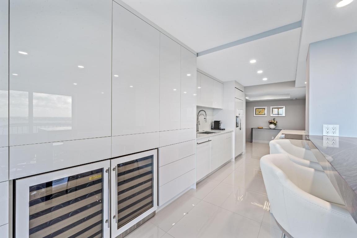 5550 N Ocean Drive 19c