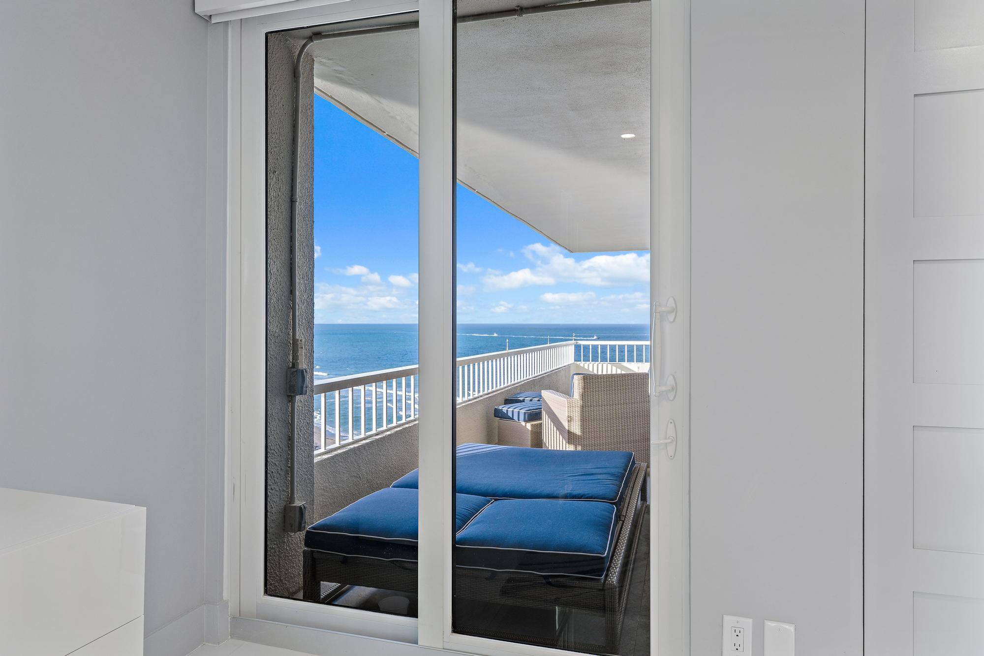 5550 N Ocean Drive 19c