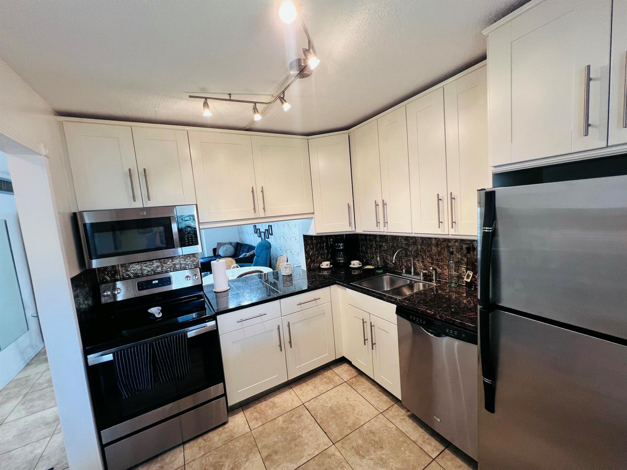 2812 S Garden Drive 202