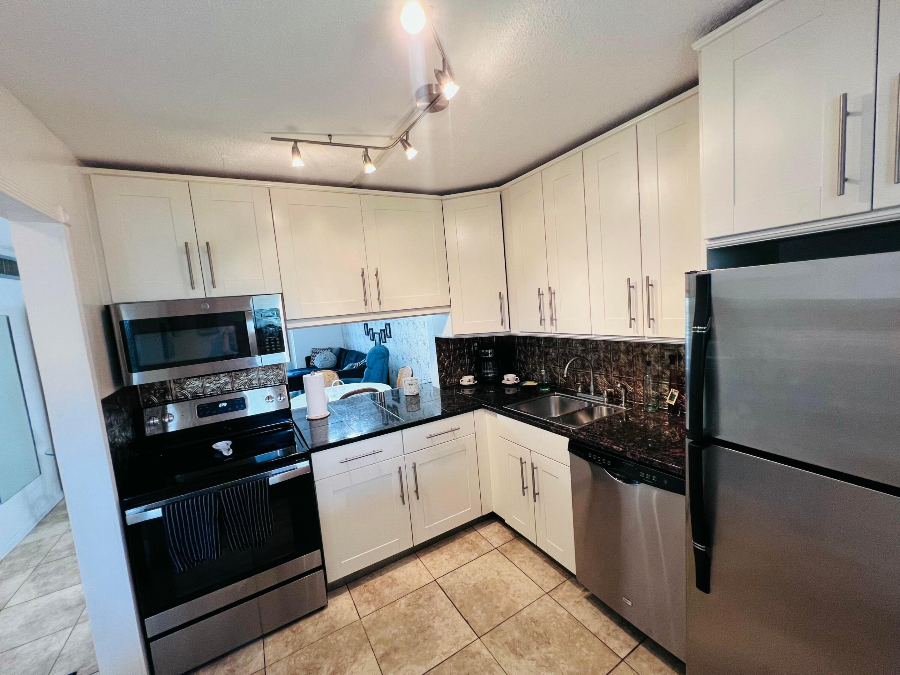 2812 S Garden Drive 202