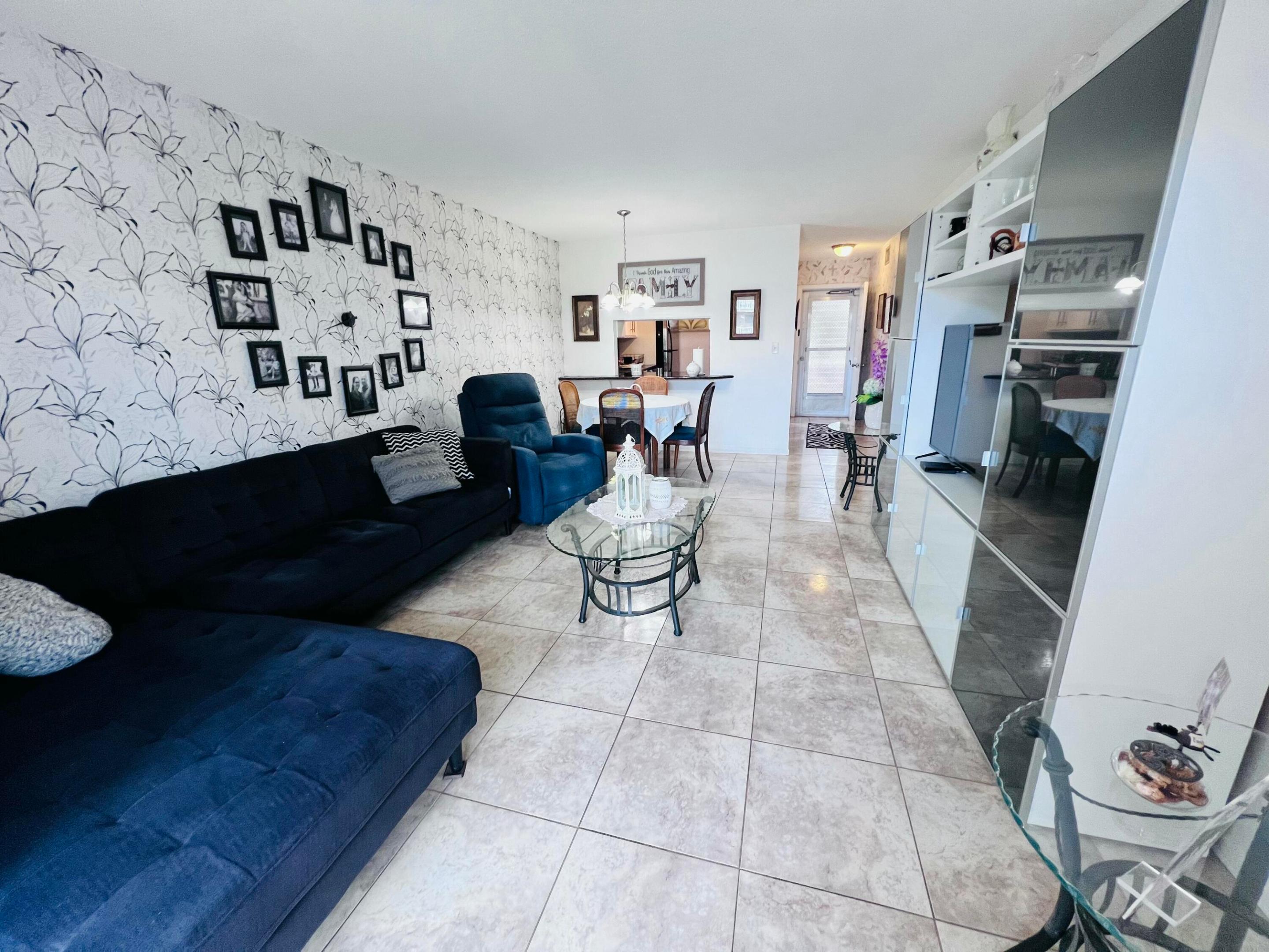 2812 S Garden Drive 202