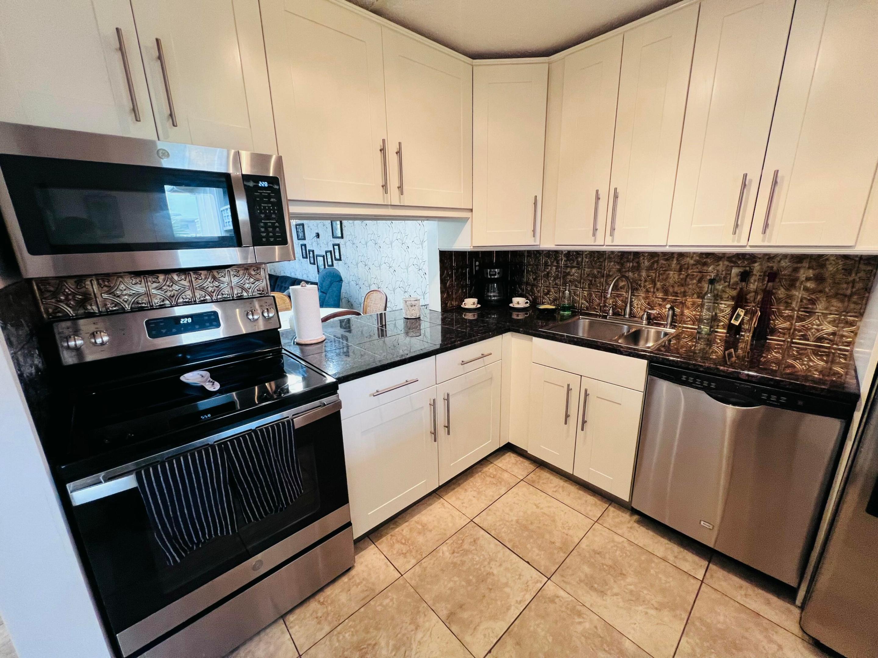 2812 S Garden Drive 202