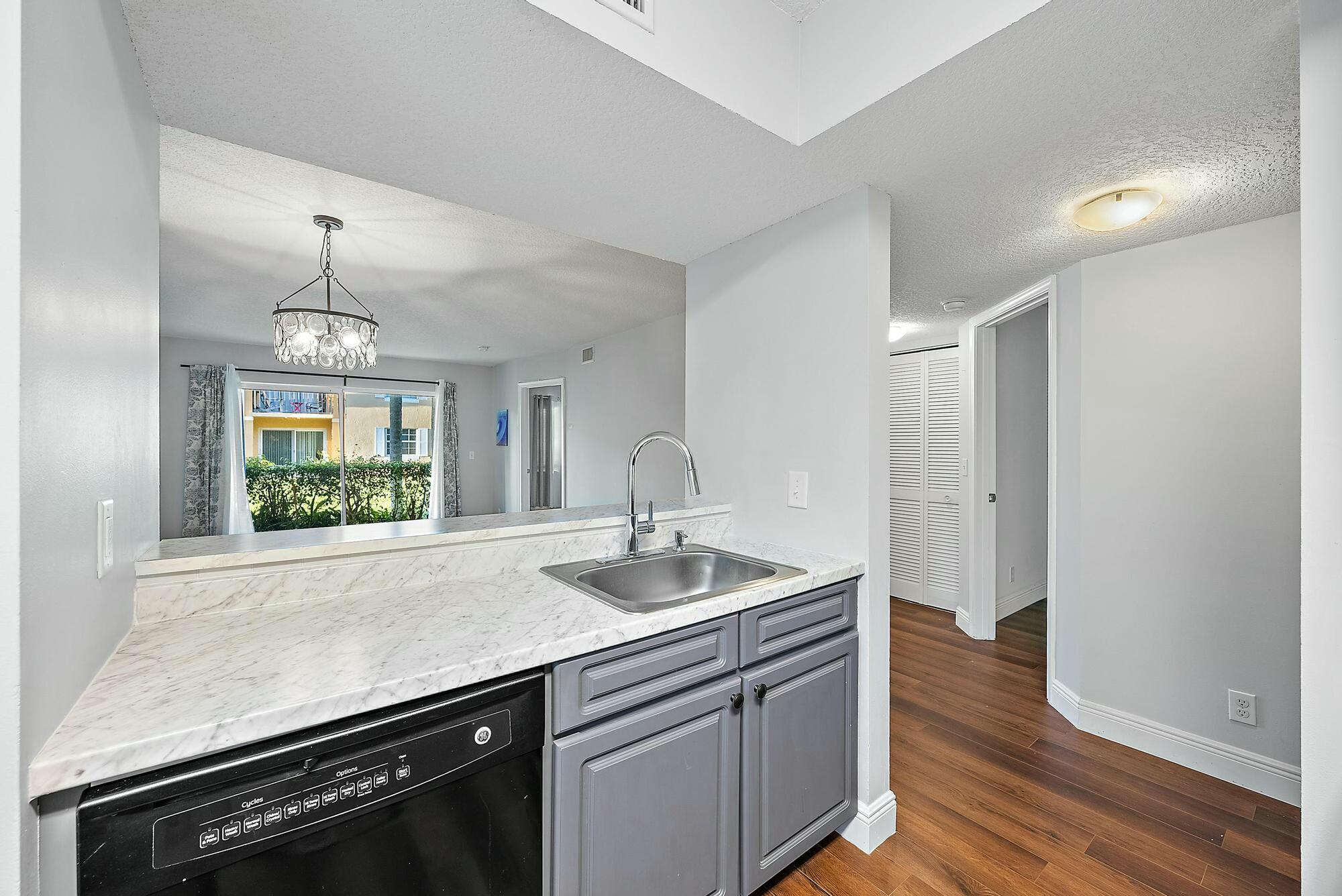 1045 Lake Shore Drive 104