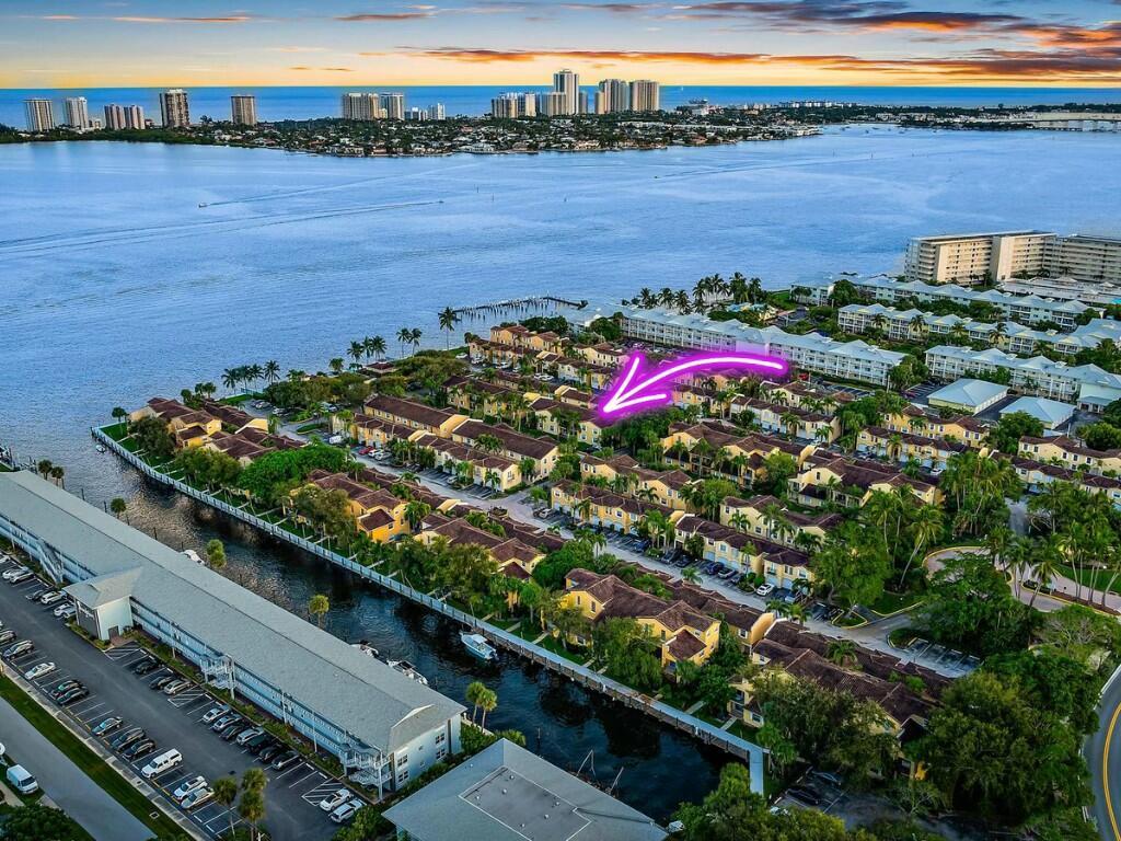 1045 Lake Shore Drive 104