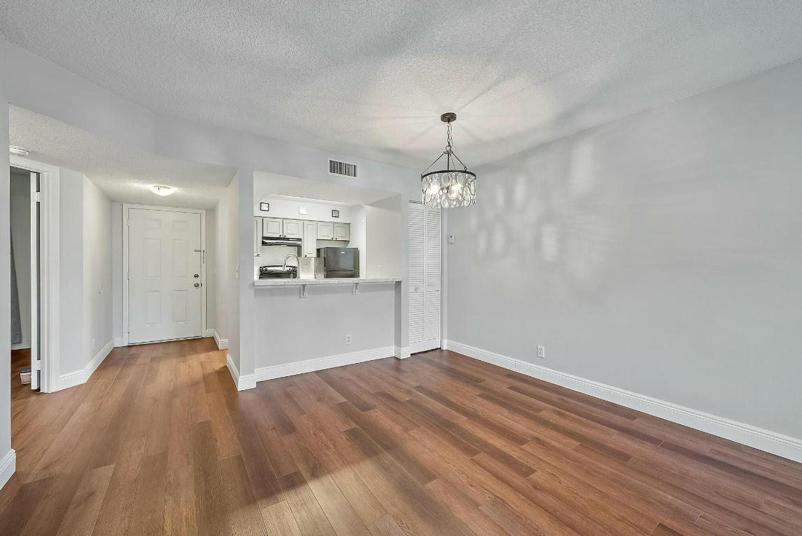 1045 Lake Shore Drive 104