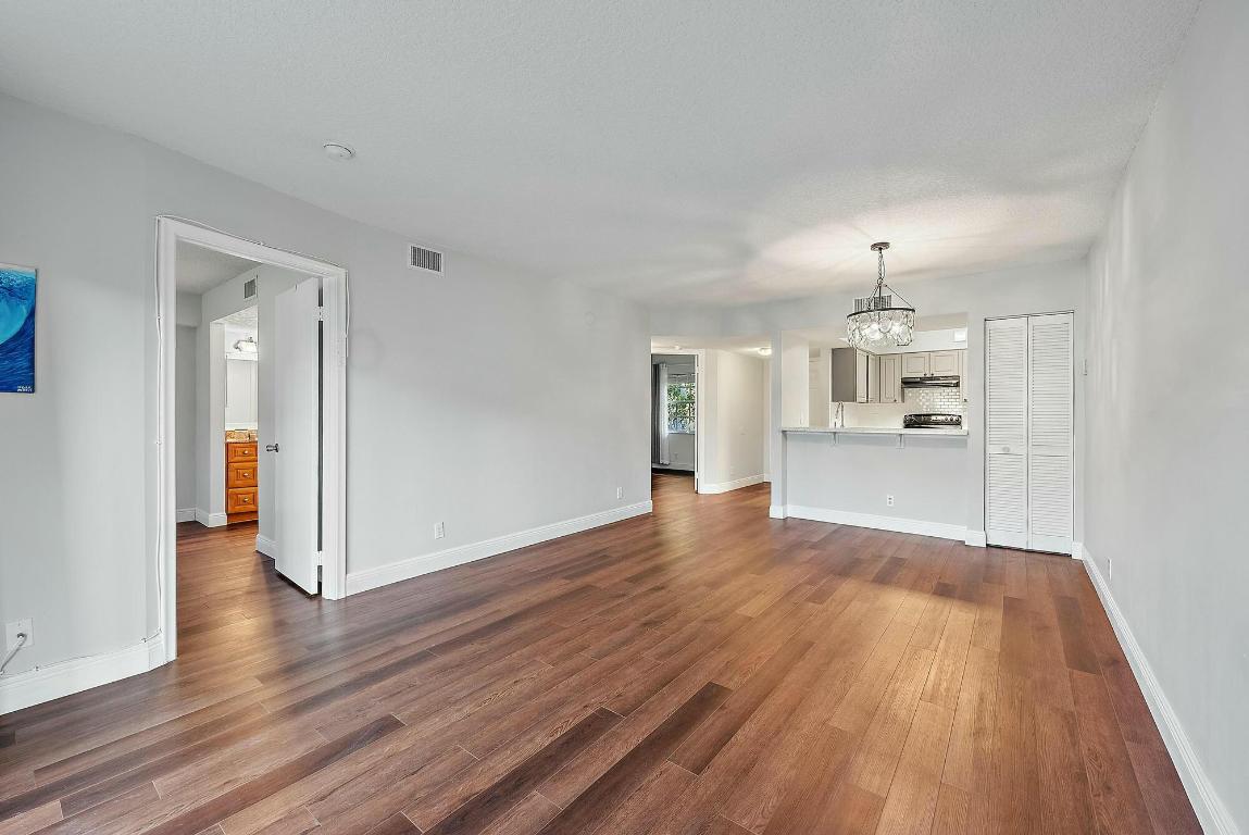 1045 Lake Shore Drive 104