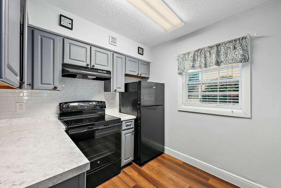 1045 Lake Shore Drive 104