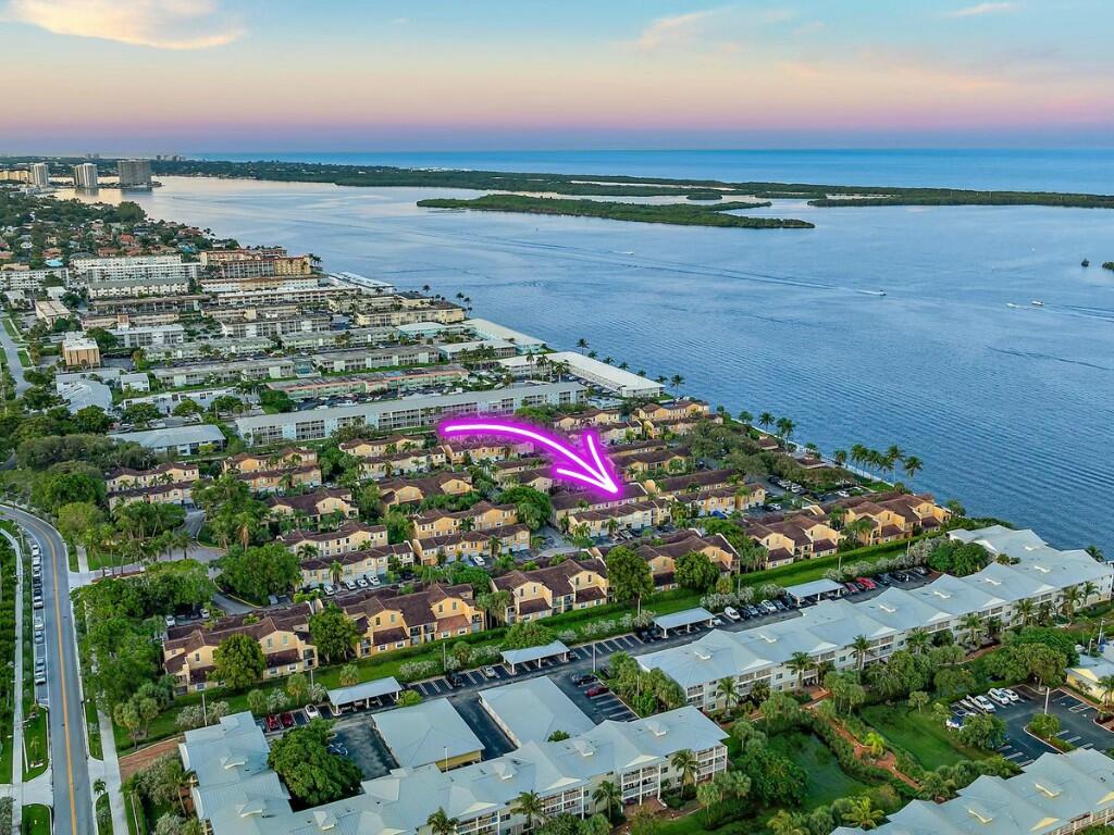 1045 Lake Shore Drive 104