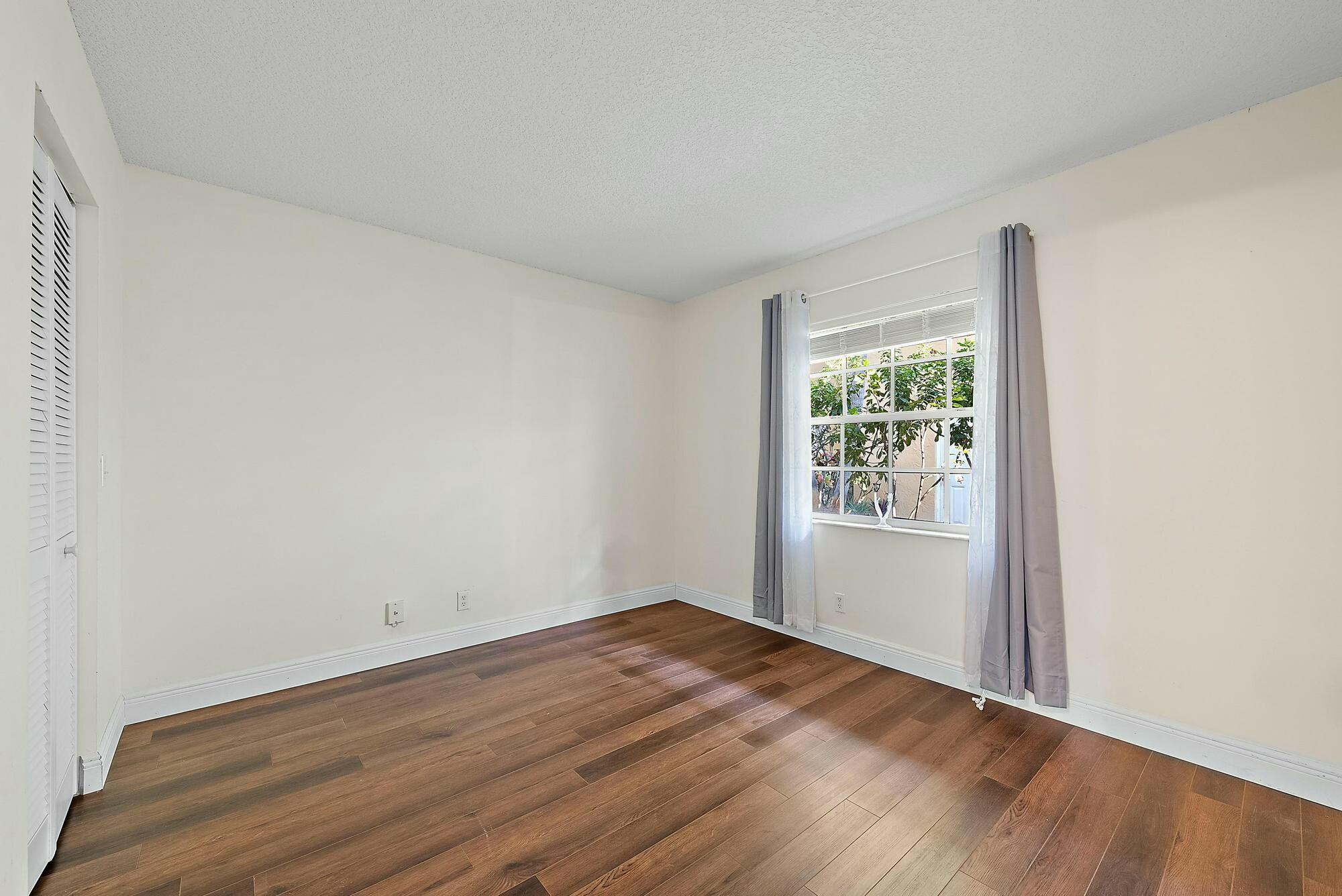 1045 Lake Shore Drive 104