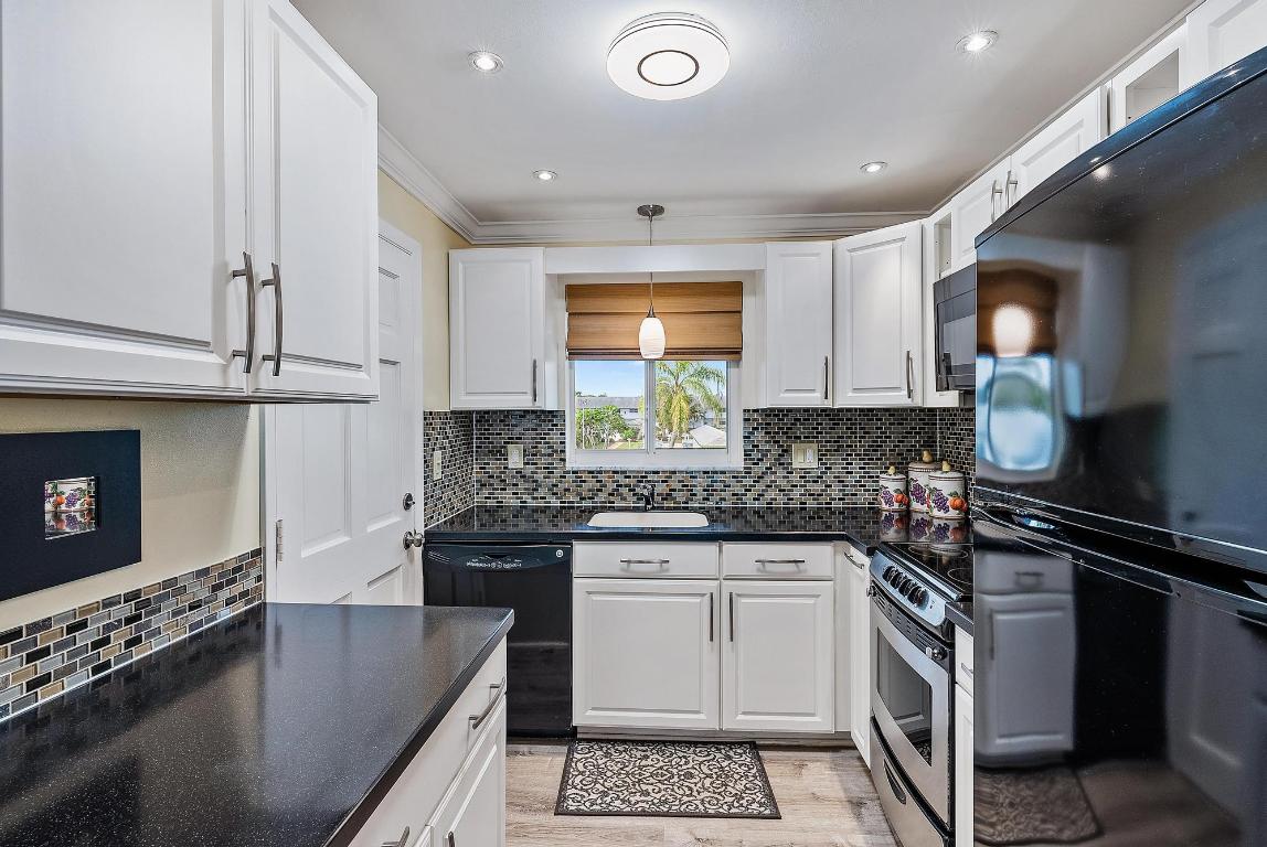 4 Westwood Avenue 204h