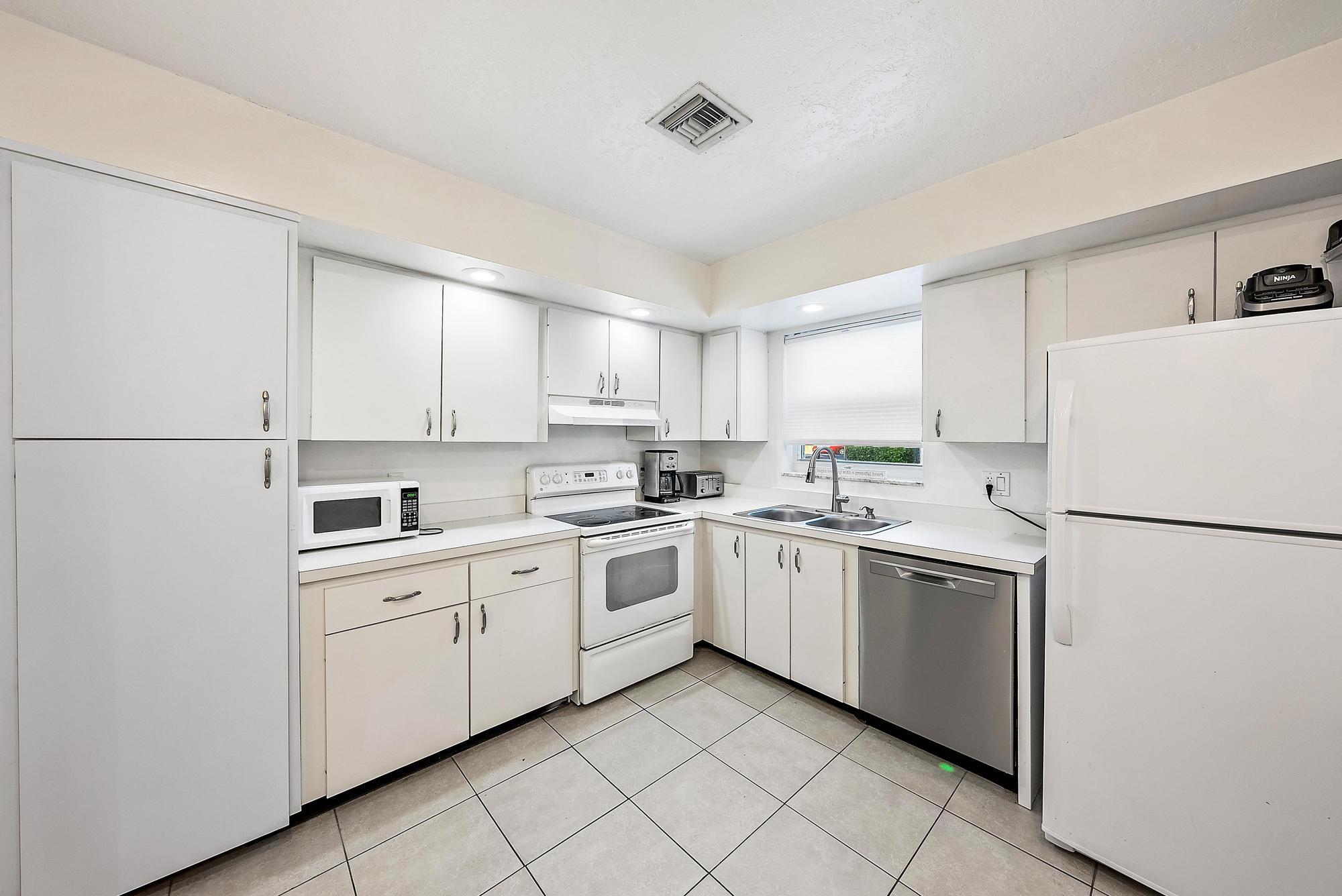 717 S Us Highway 1 405