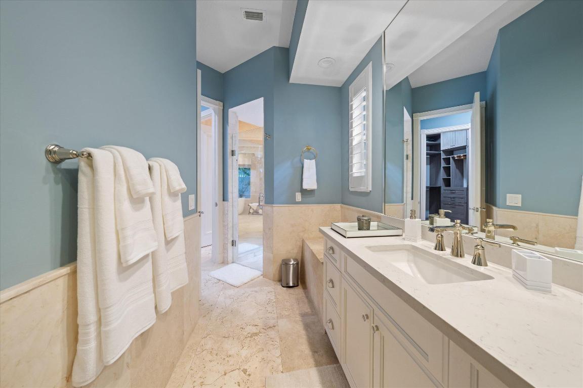 18808 SE Windward Island Lane