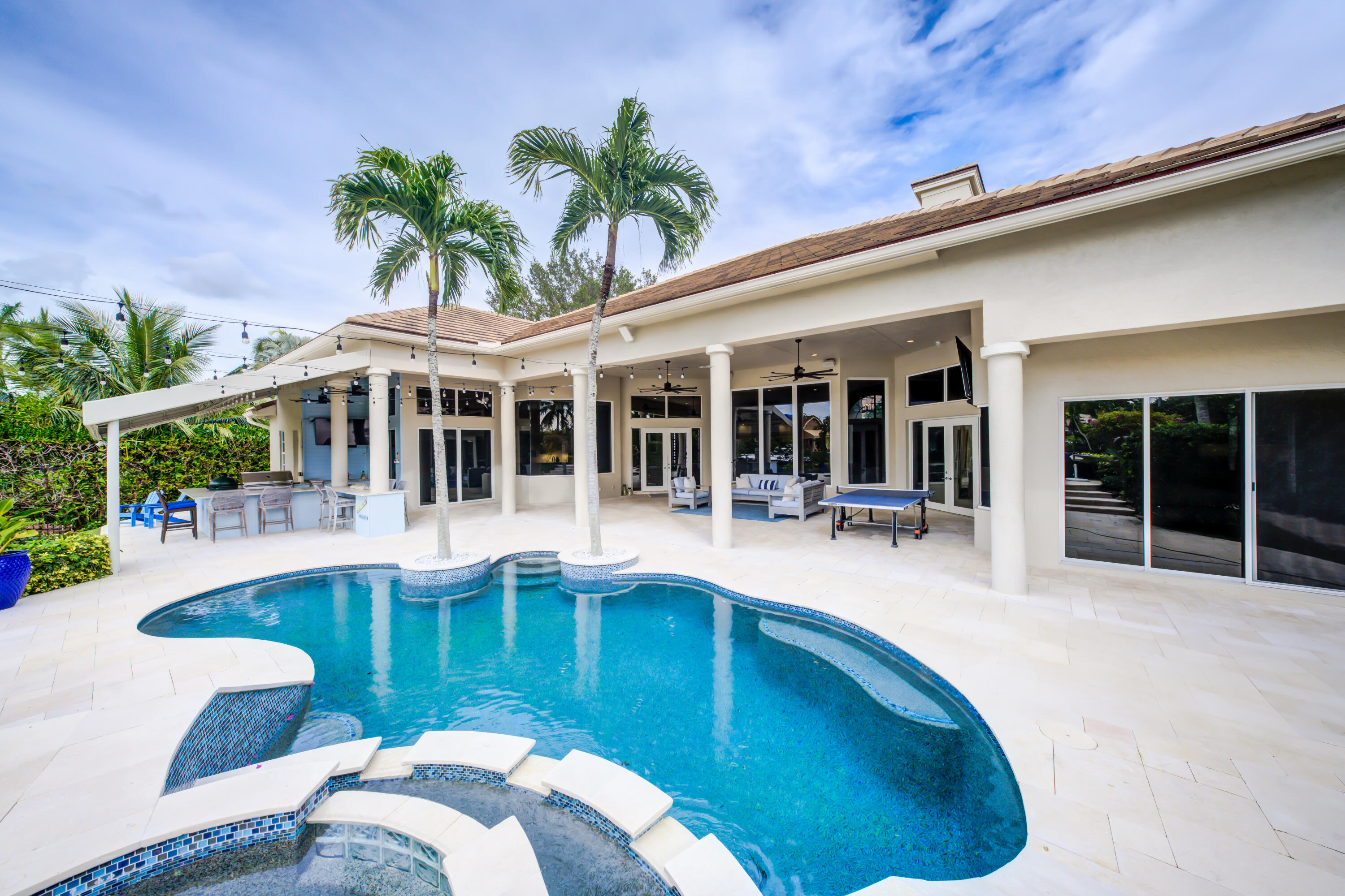 18808 SE Windward Island Lane