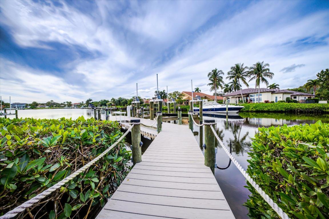 18808 SE Windward Island Lane