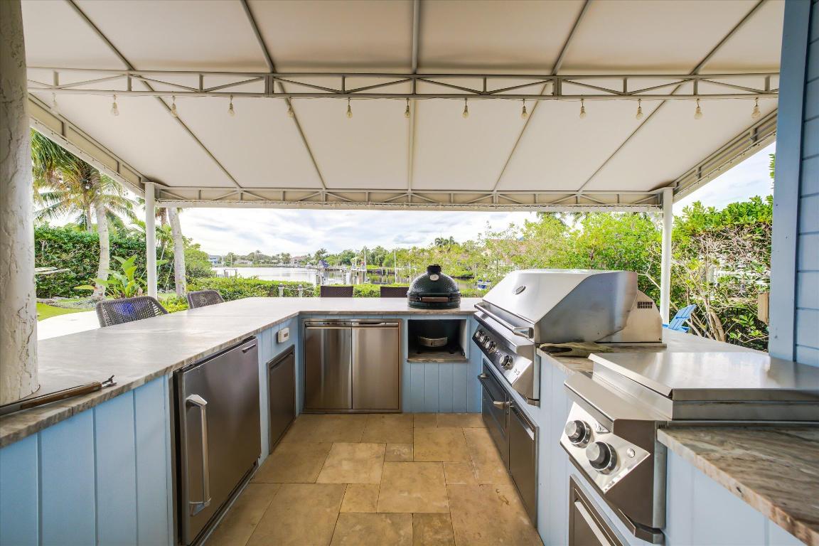 18808 SE Windward Island Lane