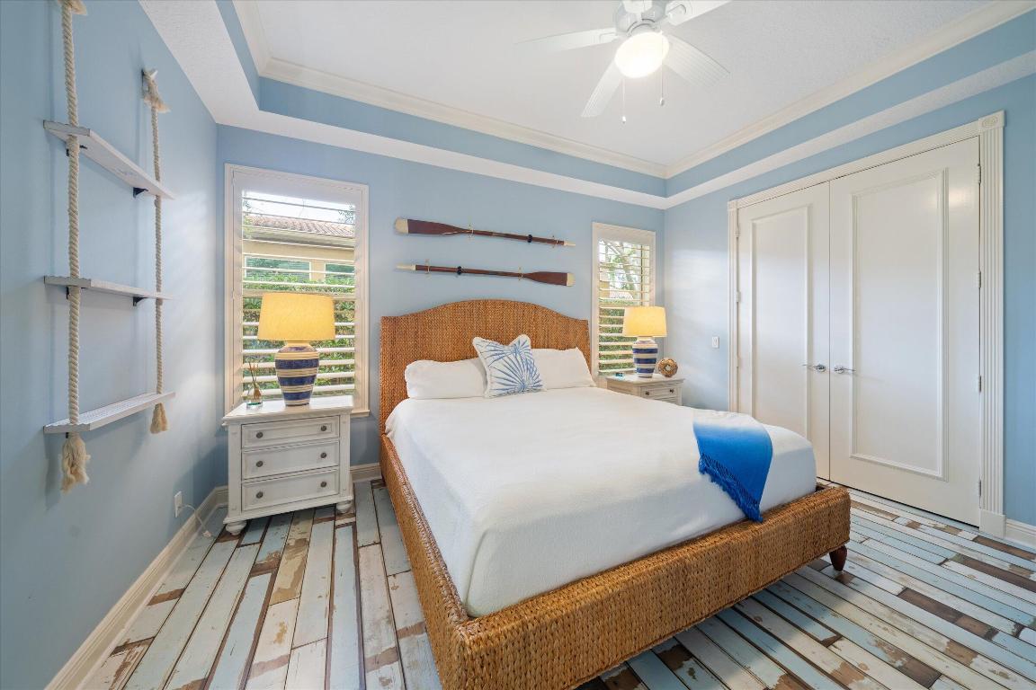 18808 SE Windward Island Lane