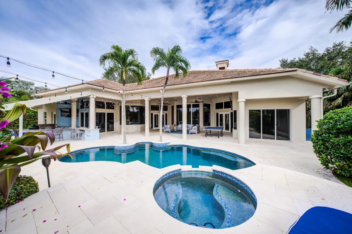 18808 SE Windward Island Lane