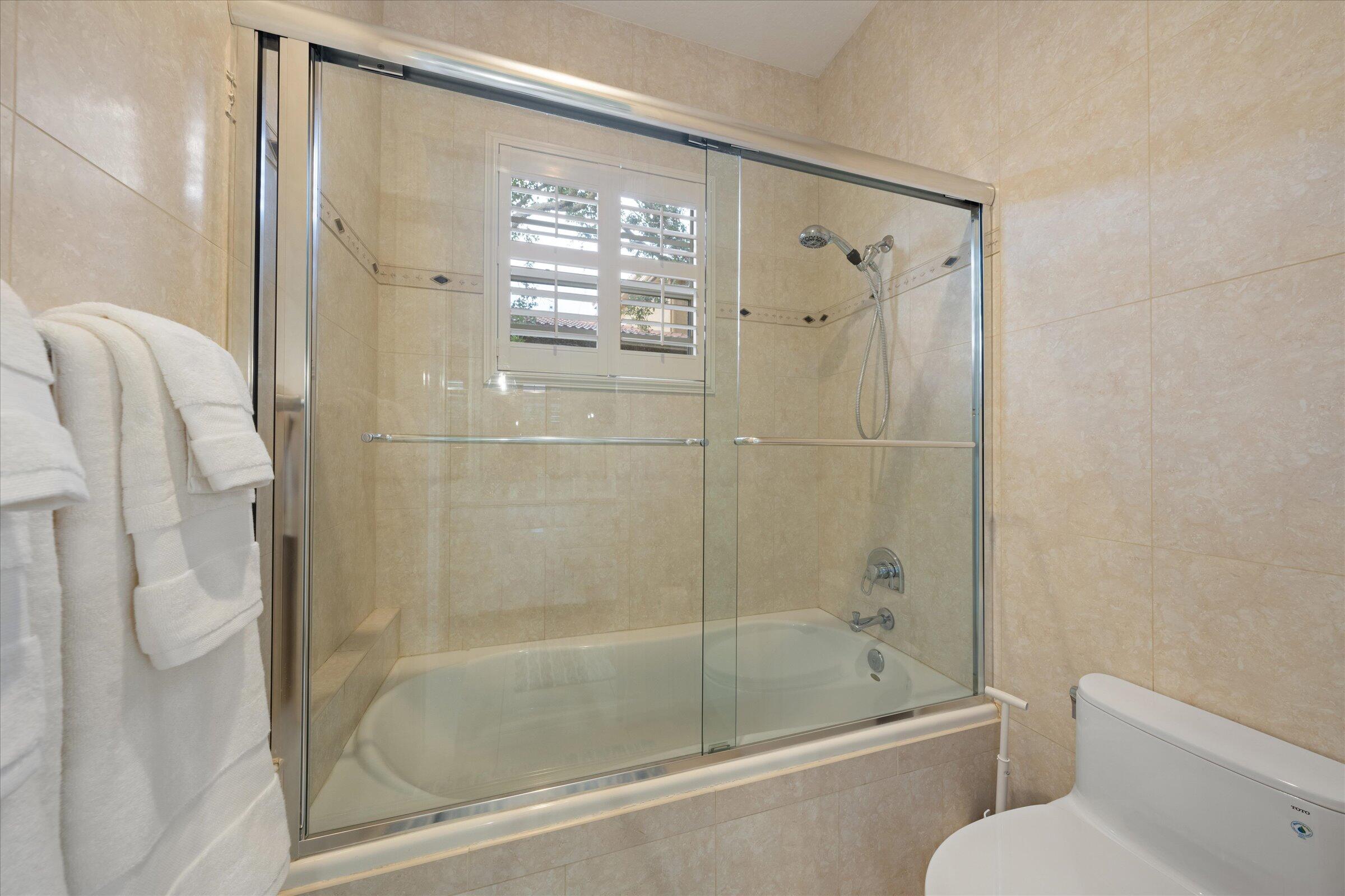 18808 SE Windward Island Lane