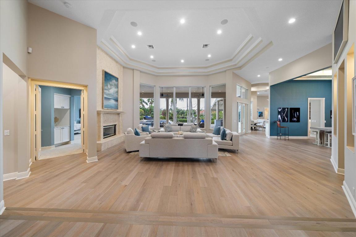 18808 SE Windward Island Lane