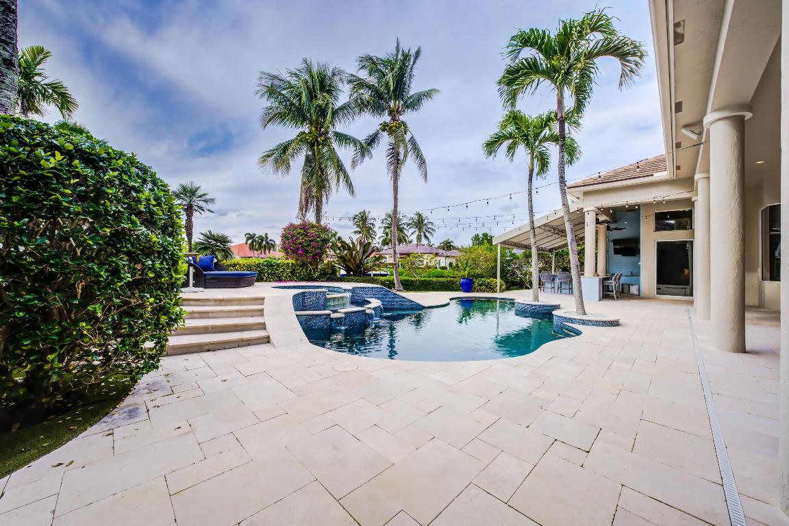 18808 SE Windward Island Lane