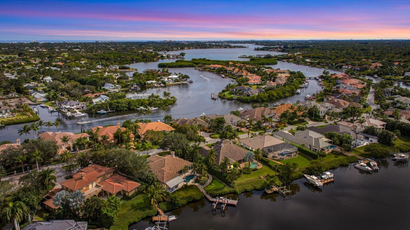 18808 SE Windward Island Lane