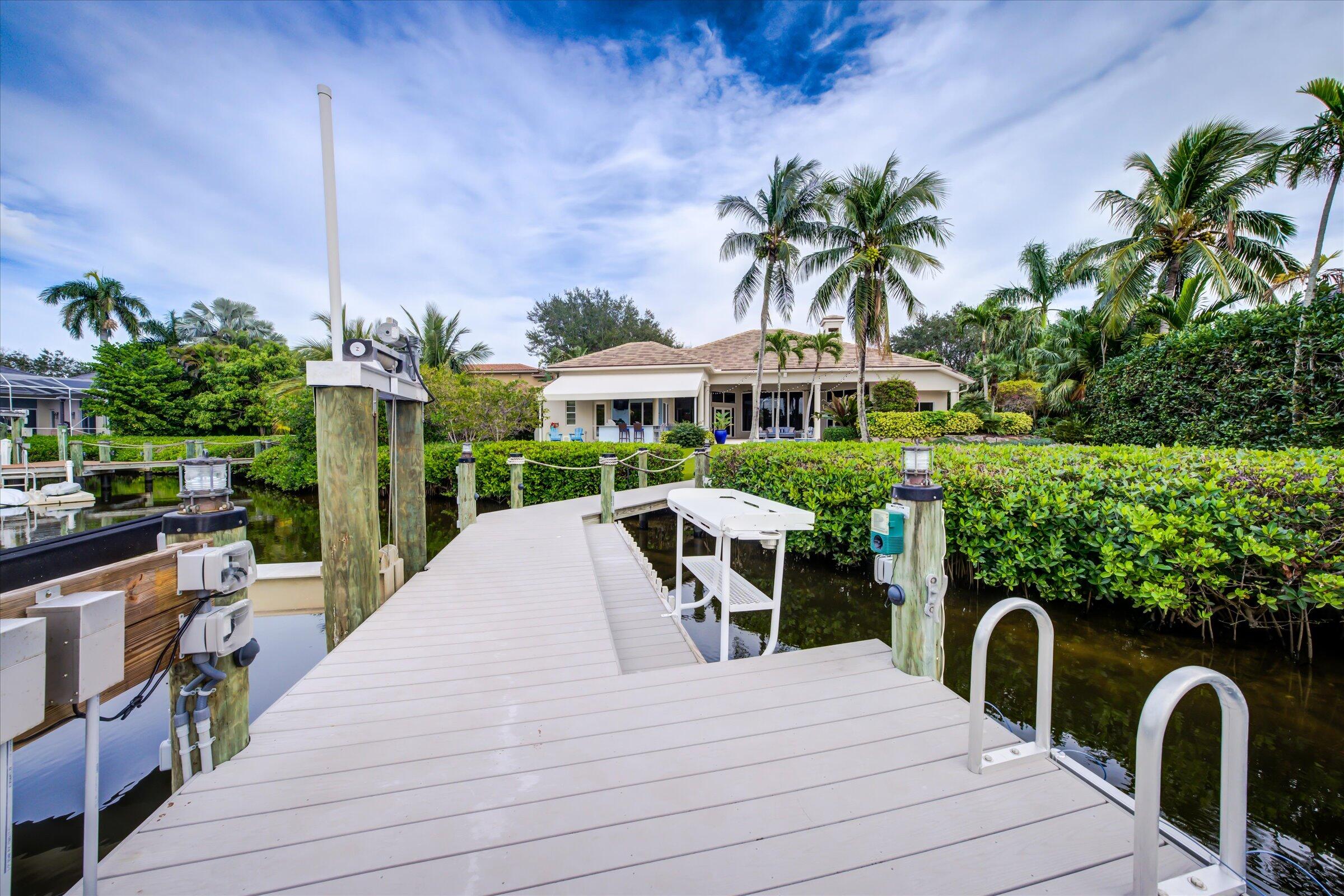 18808 SE Windward Island Lane