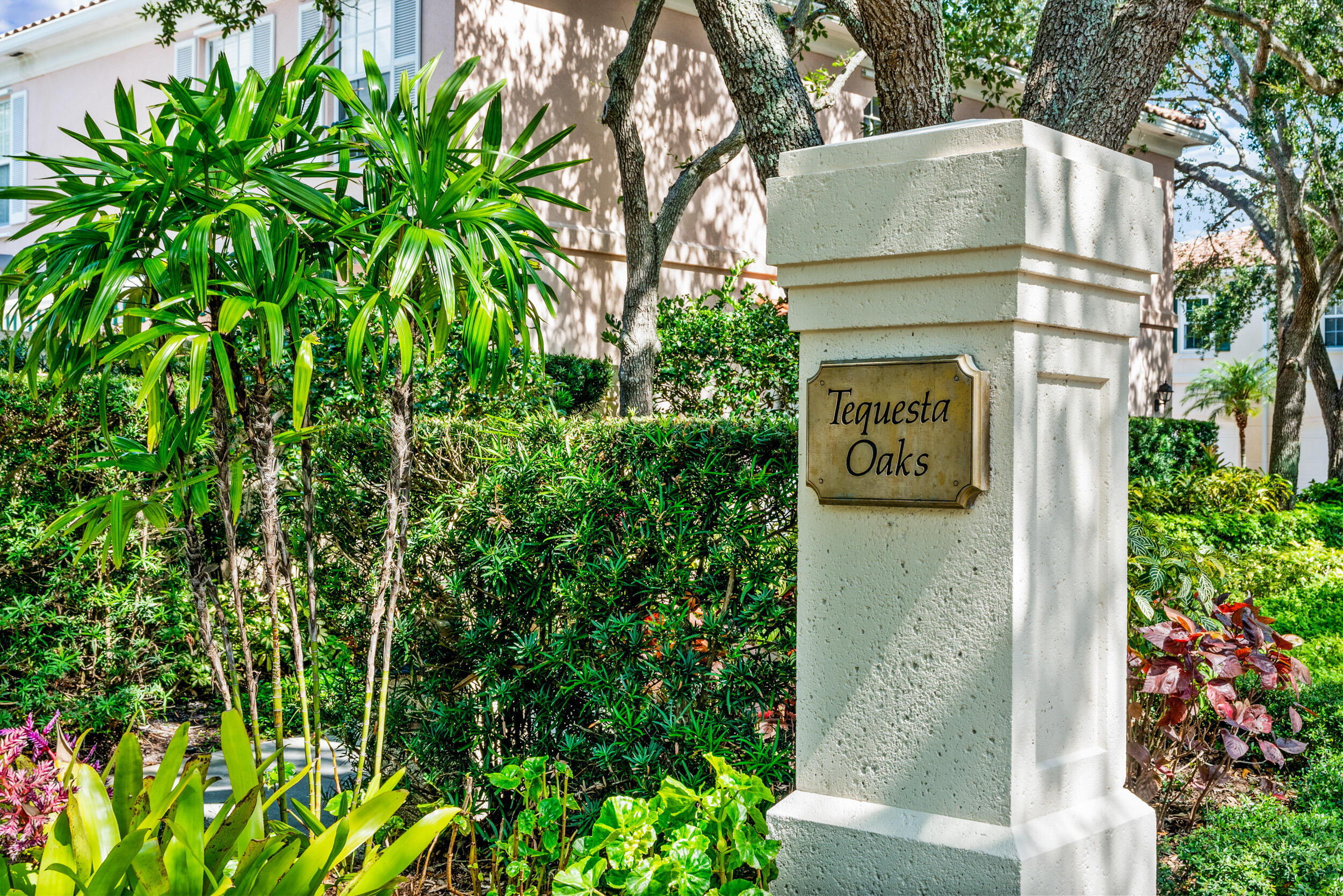 17 Oakleaf Court