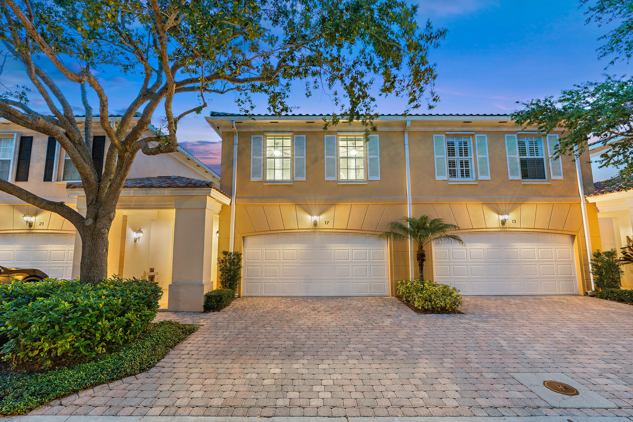 17 Oakleaf Court