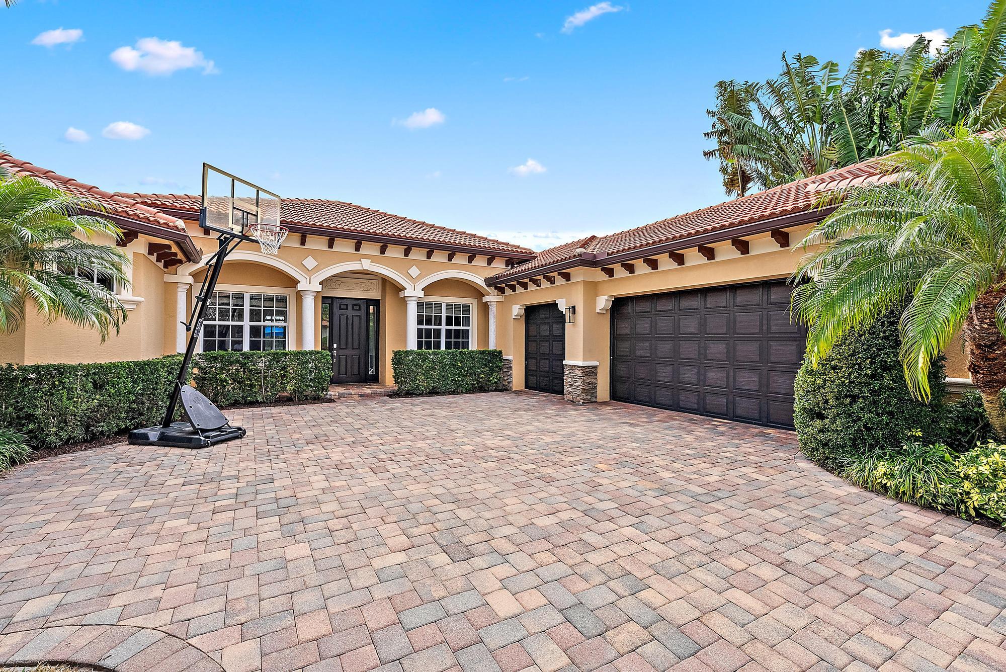 112 Manor Circle