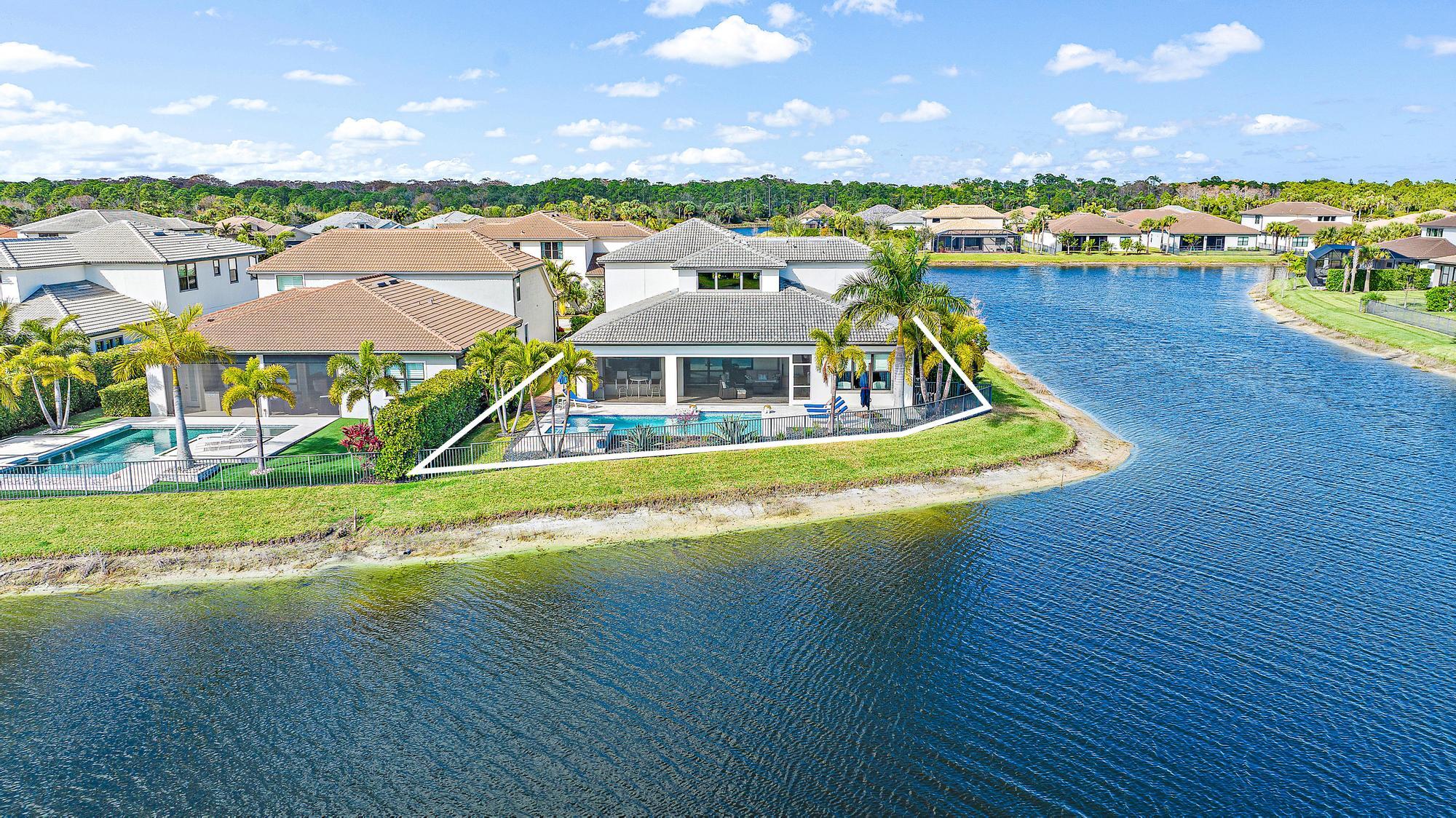 117 Cerulean Key Way