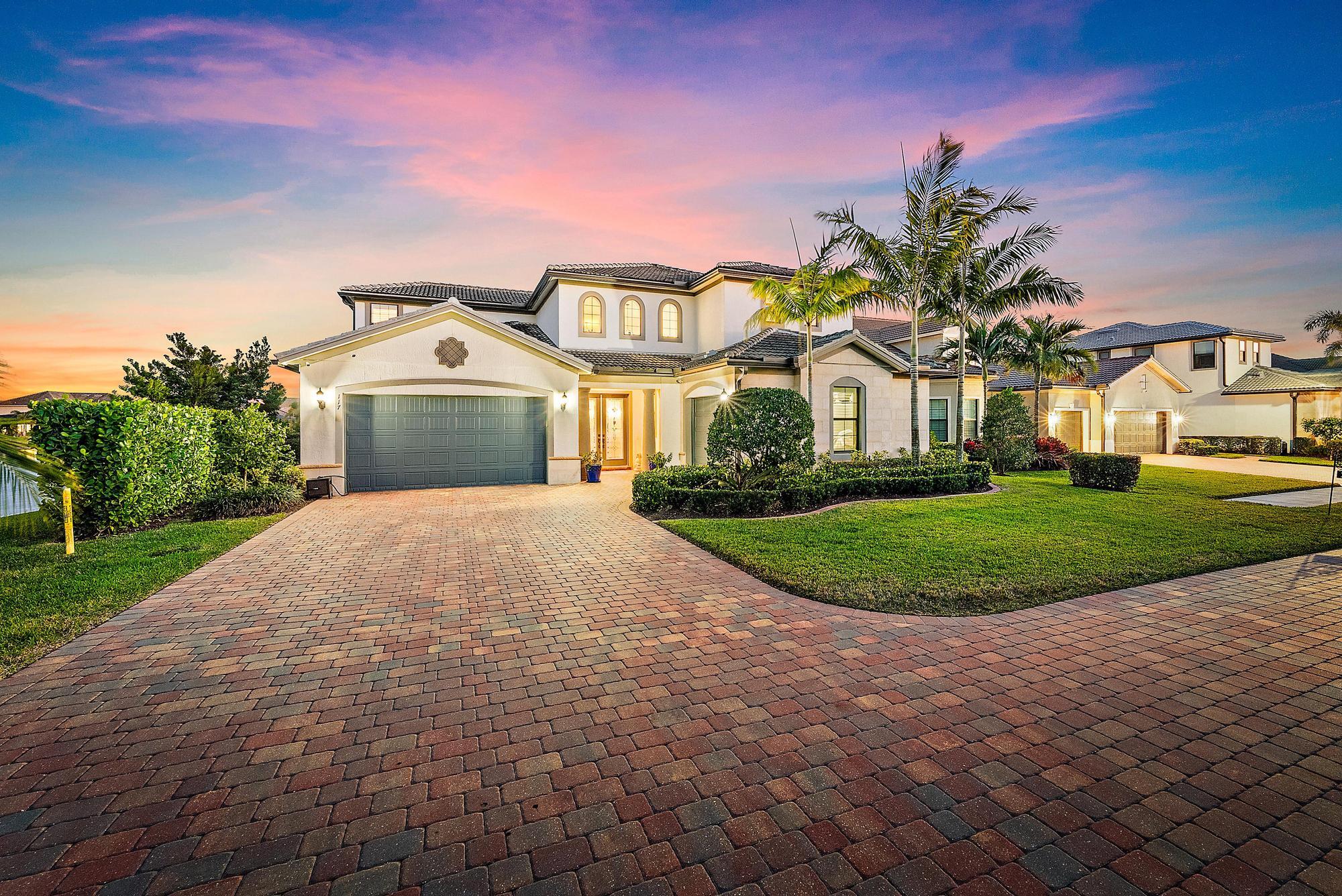 117 Cerulean Key Way