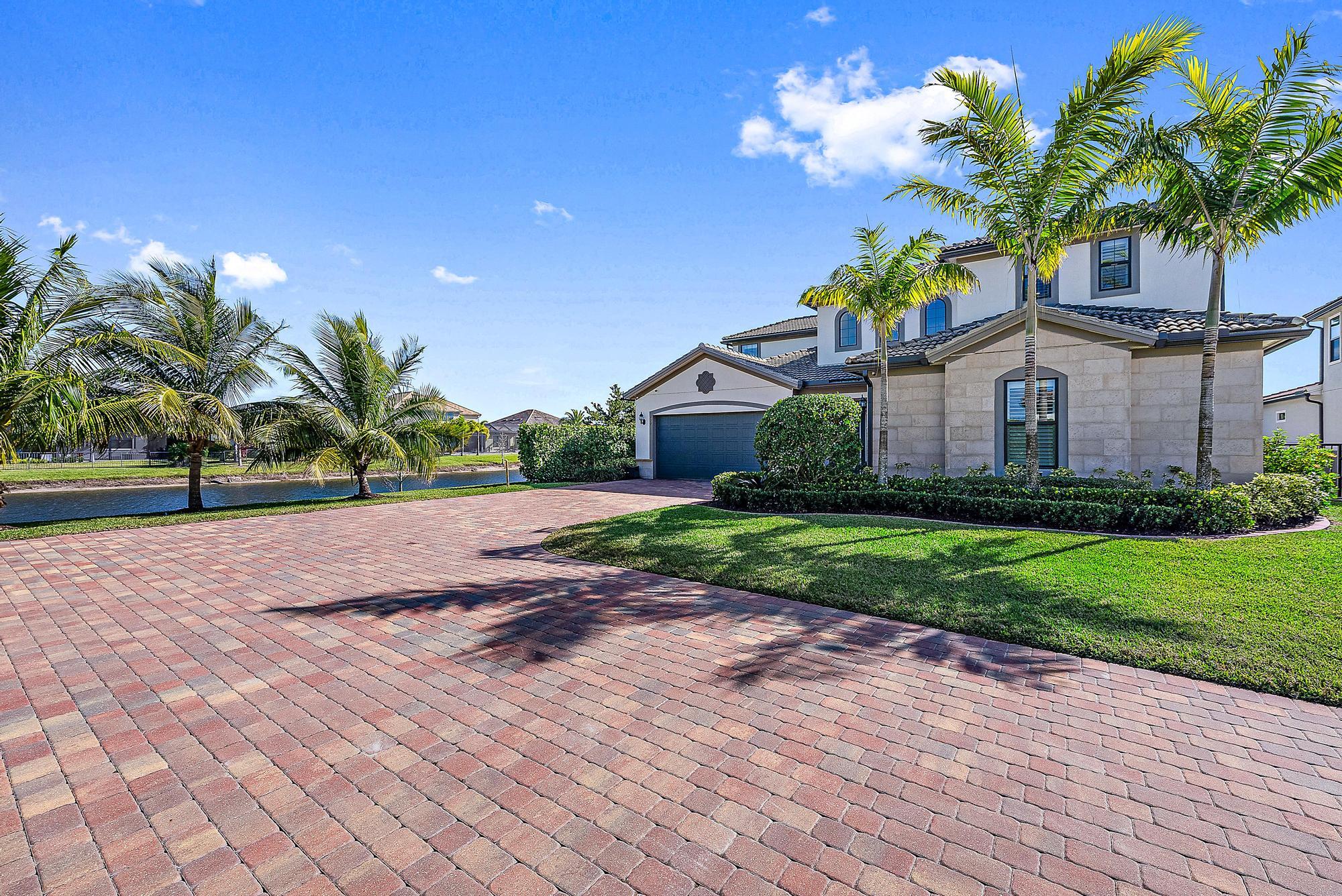 117 Cerulean Key Way