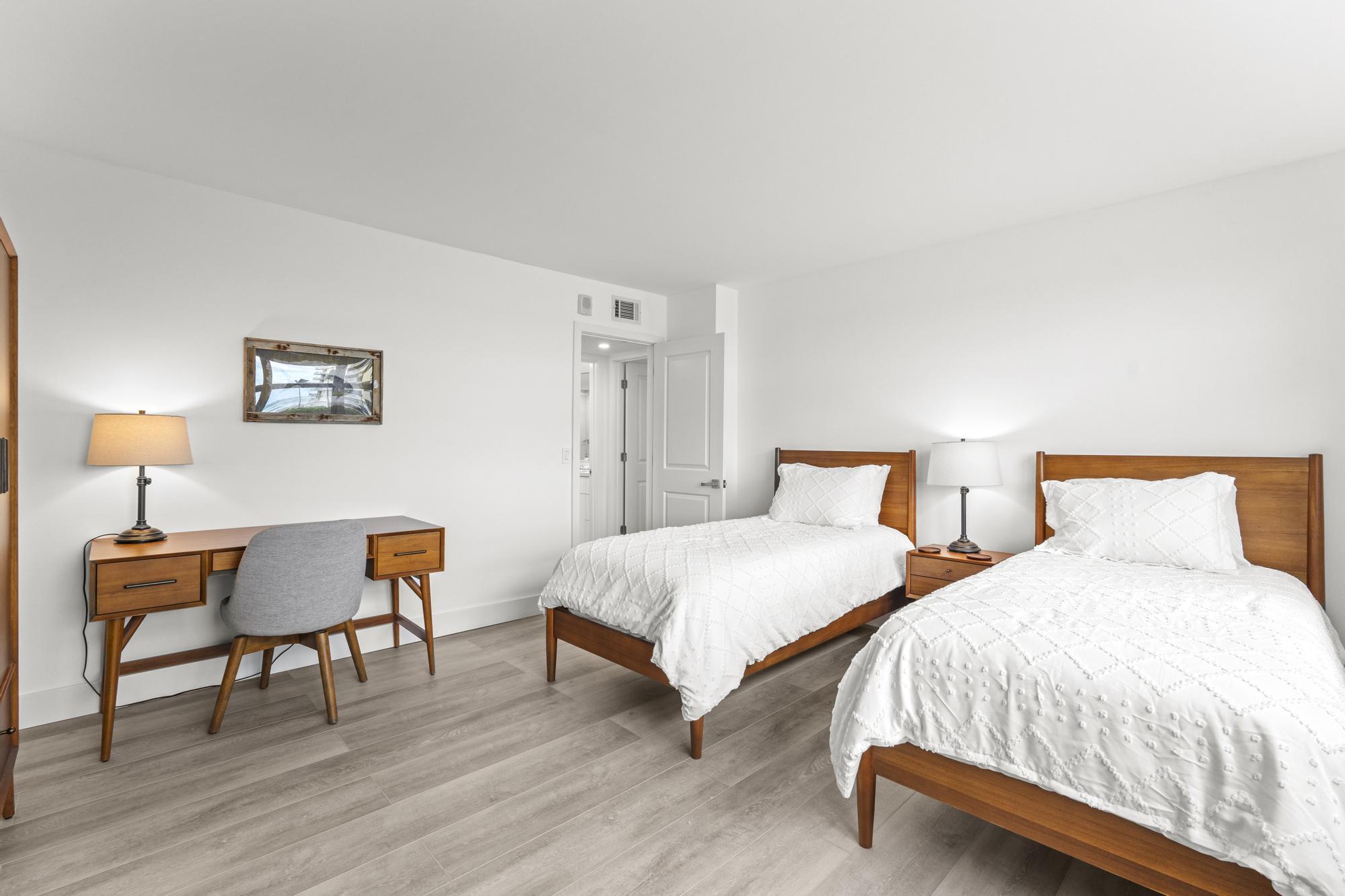 5440 N Ocean Drive 306