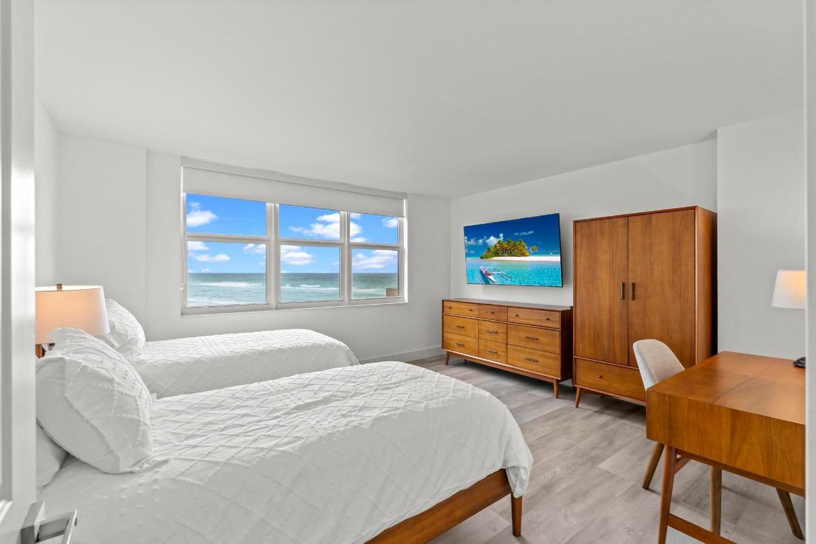 5440 N Ocean Drive 306