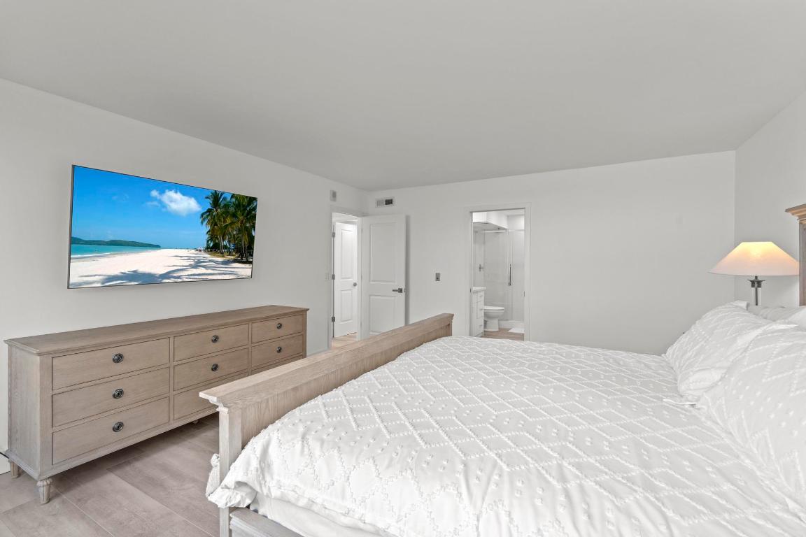 5440 N Ocean Drive 306