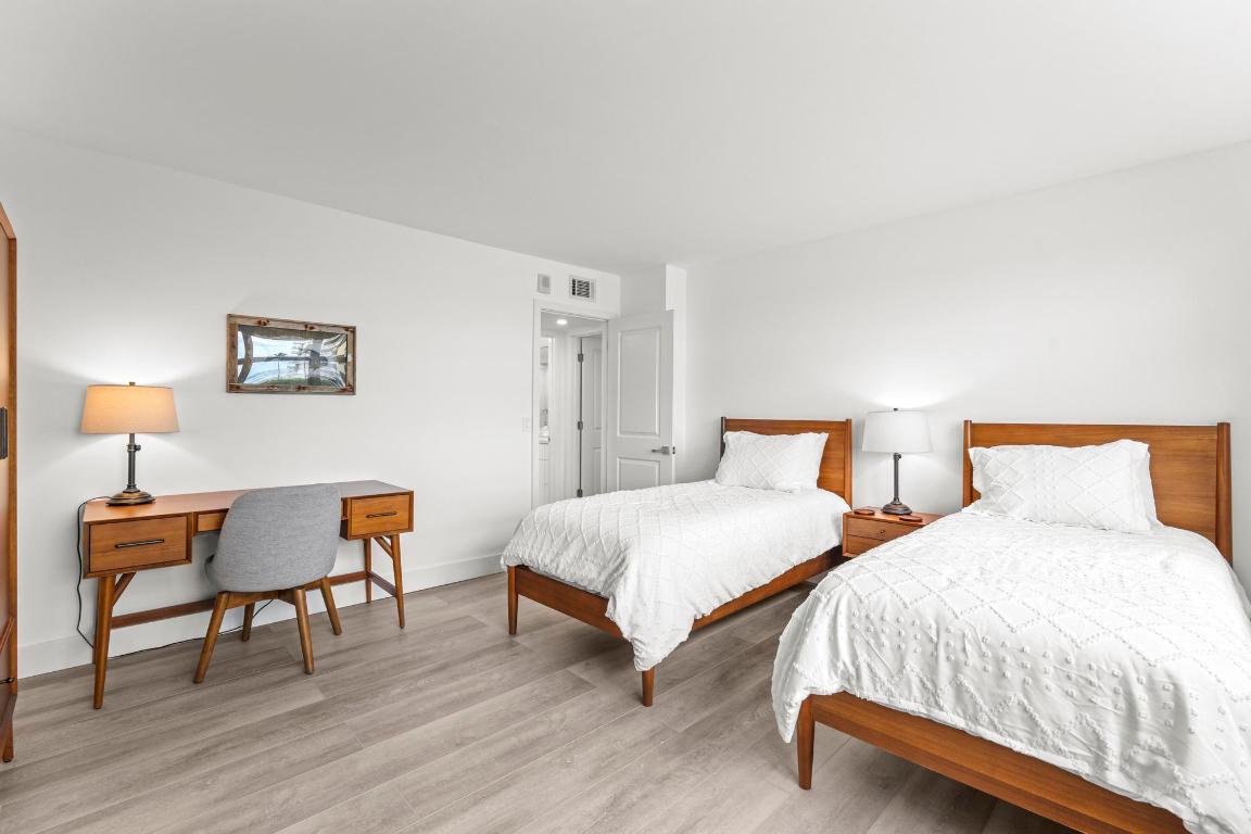 5440 N Ocean Drive 306