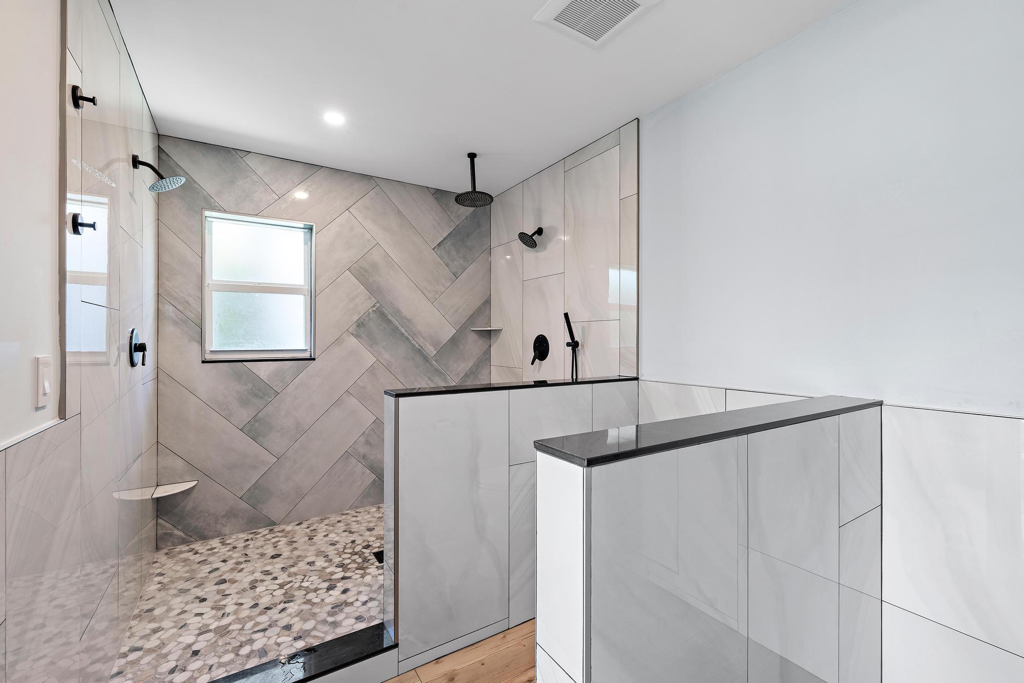 9195 SE Cove Point Street