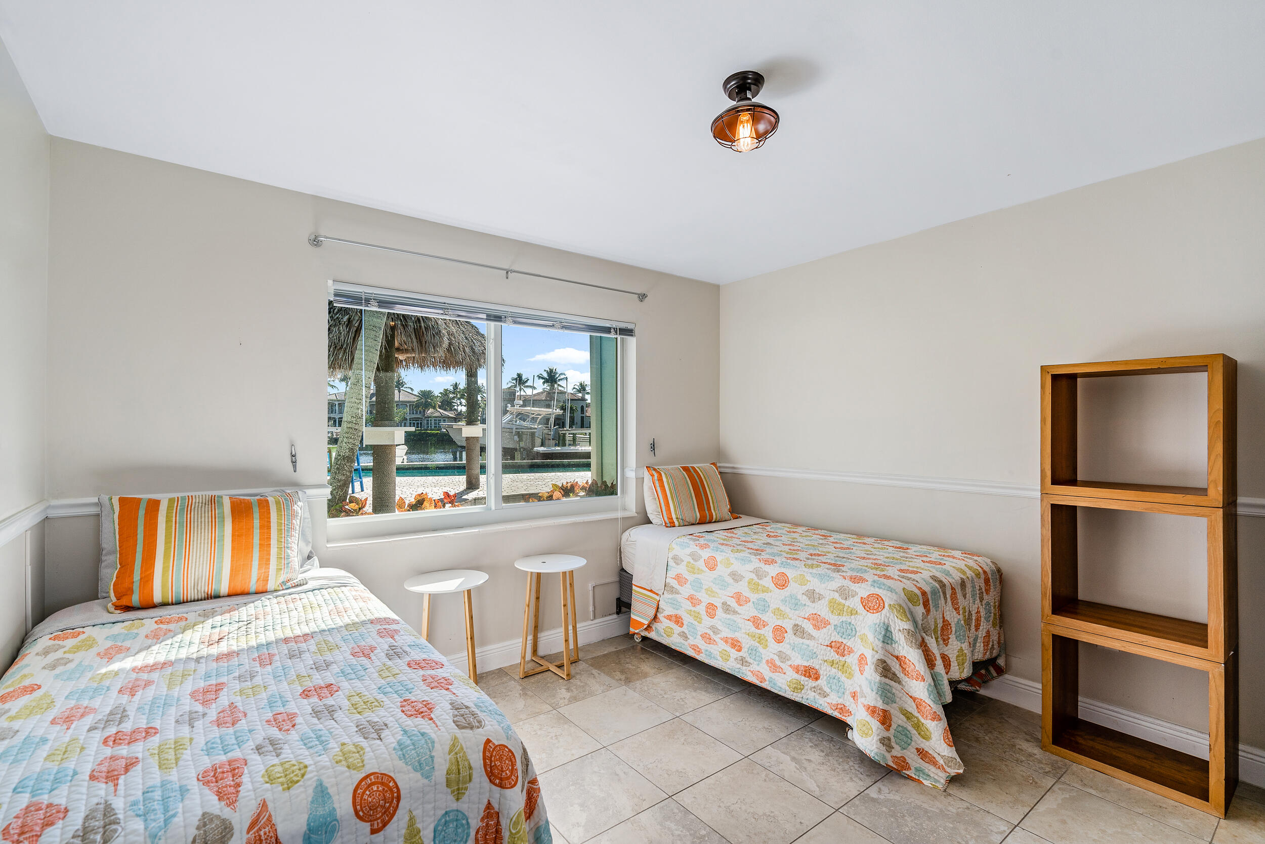 9195 SE Cove Point Street