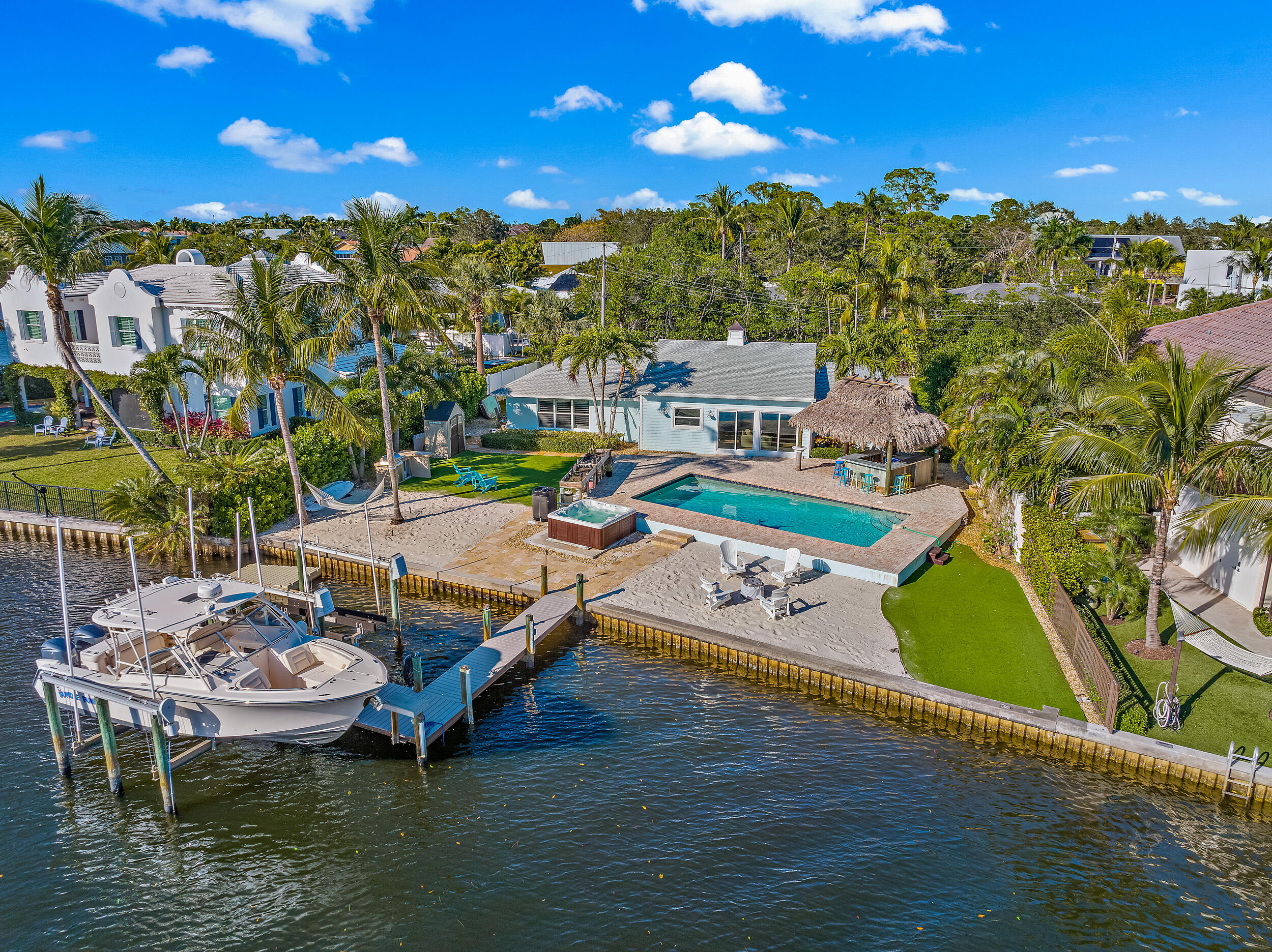 9195 SE Cove Point Street