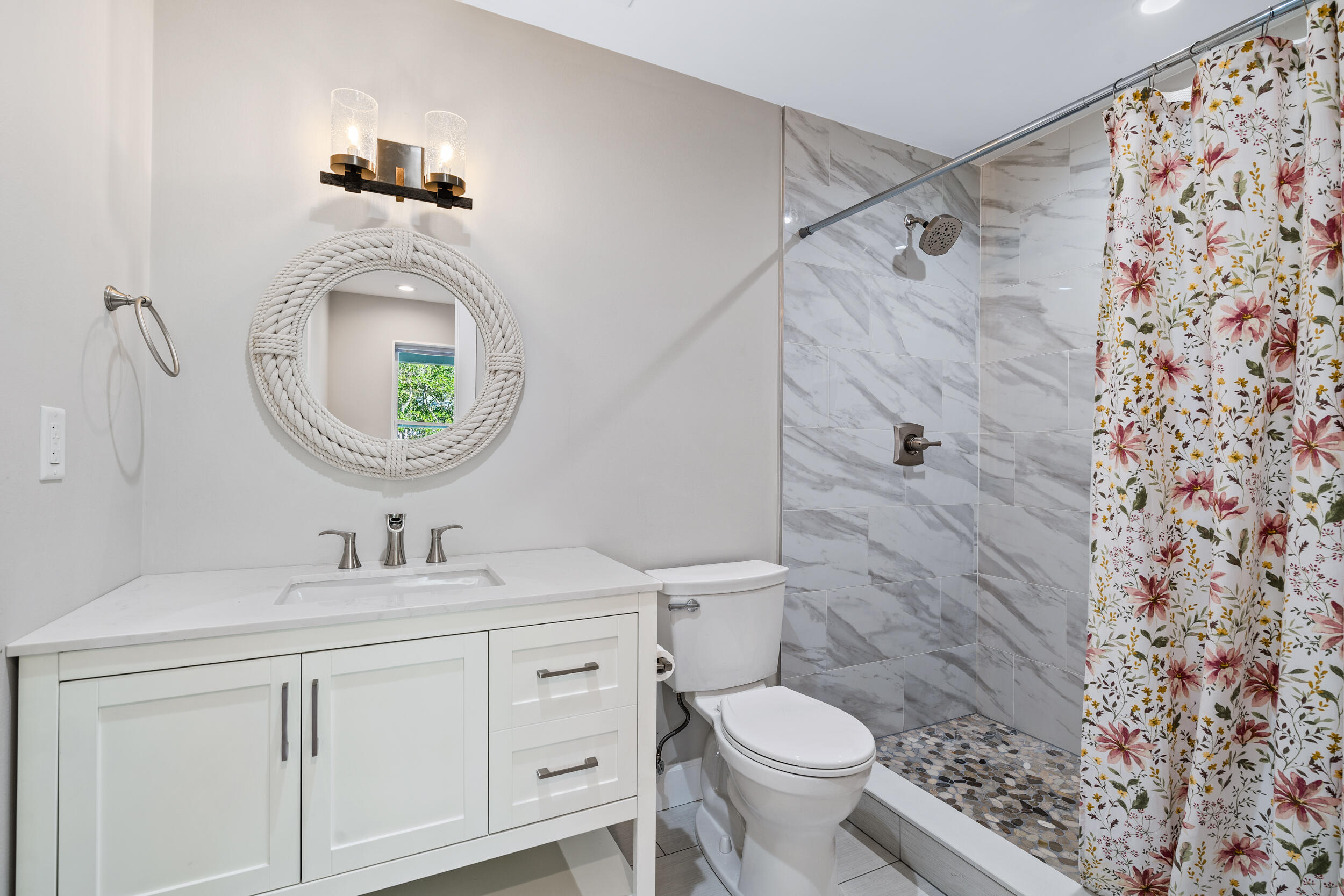 9195 SE Cove Point Street