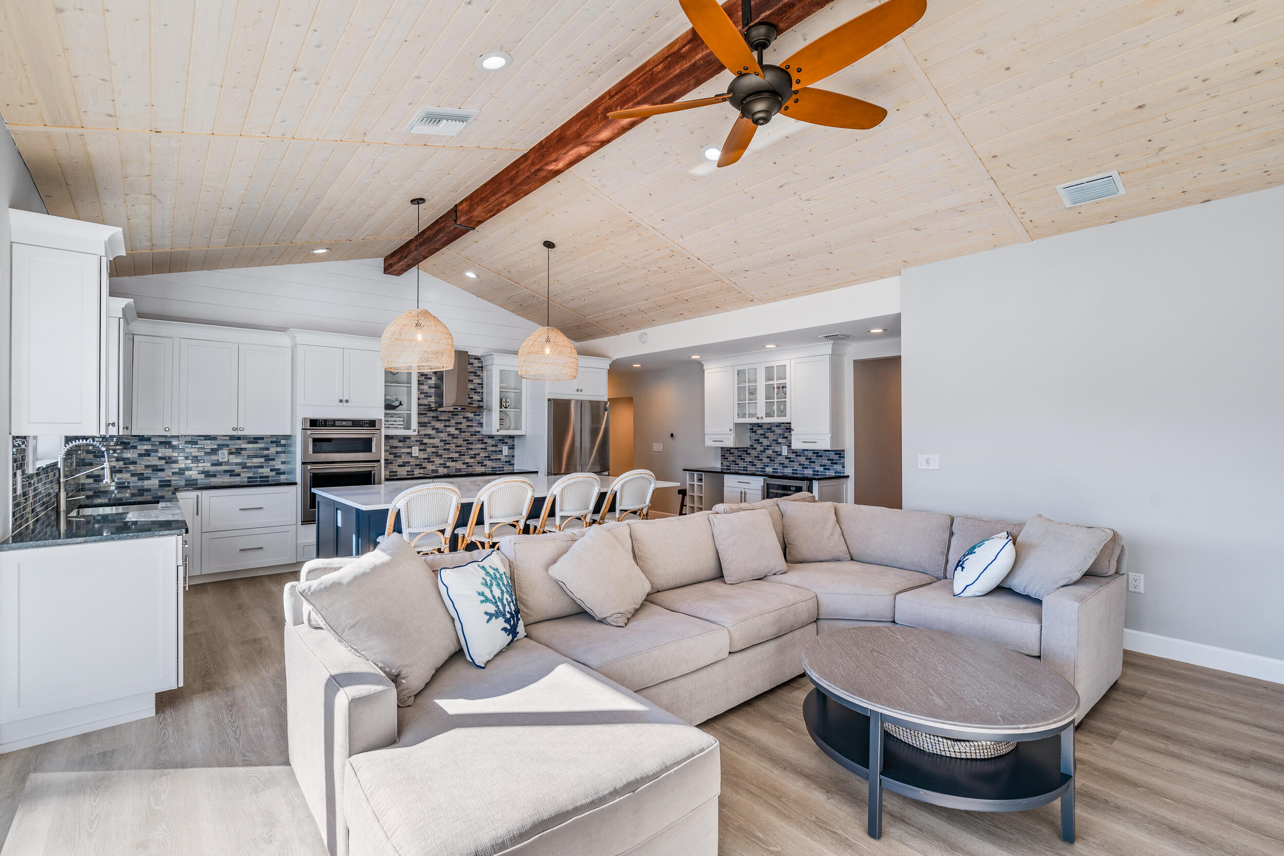 9195 SE Cove Point Street