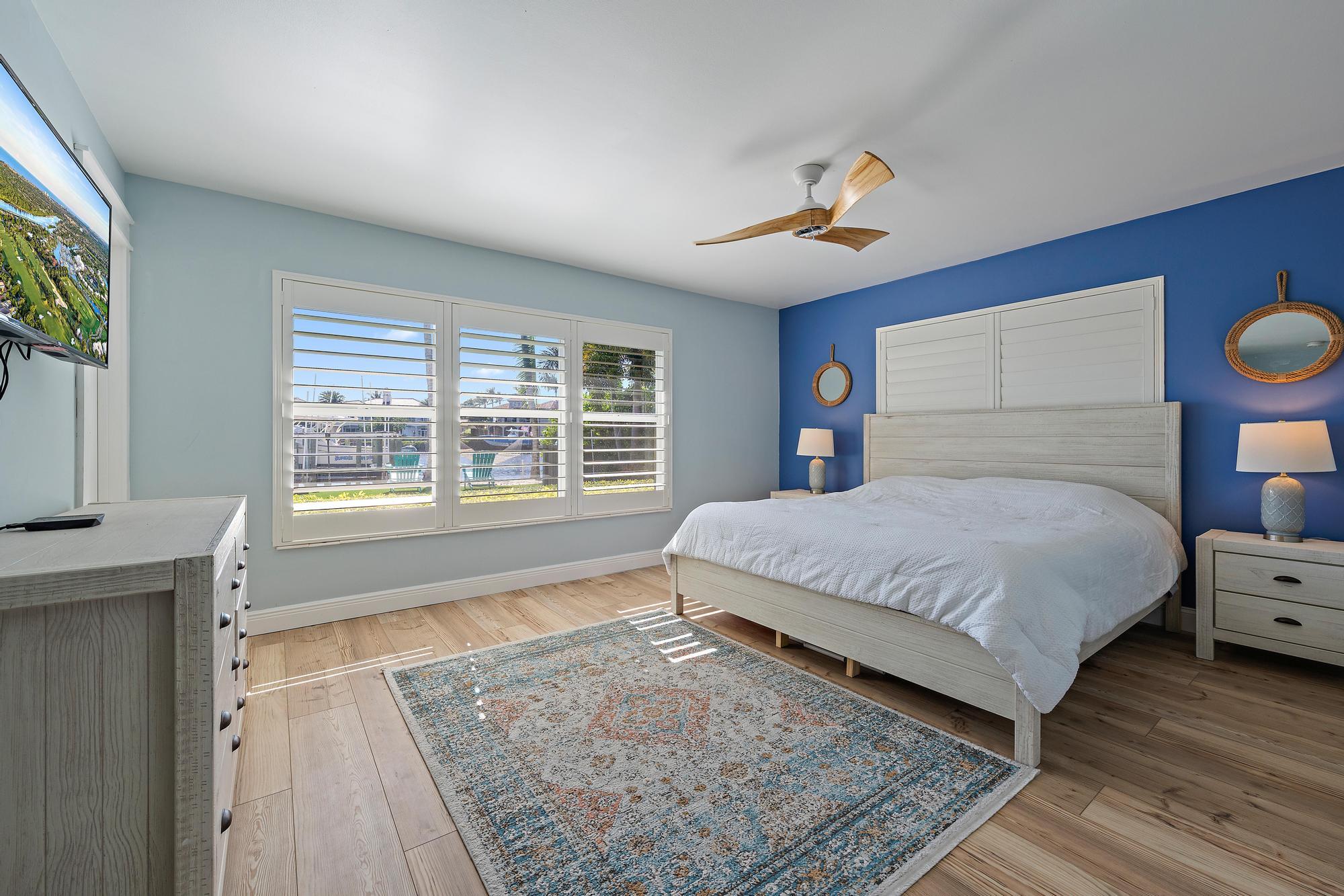 9195 SE Cove Point Street