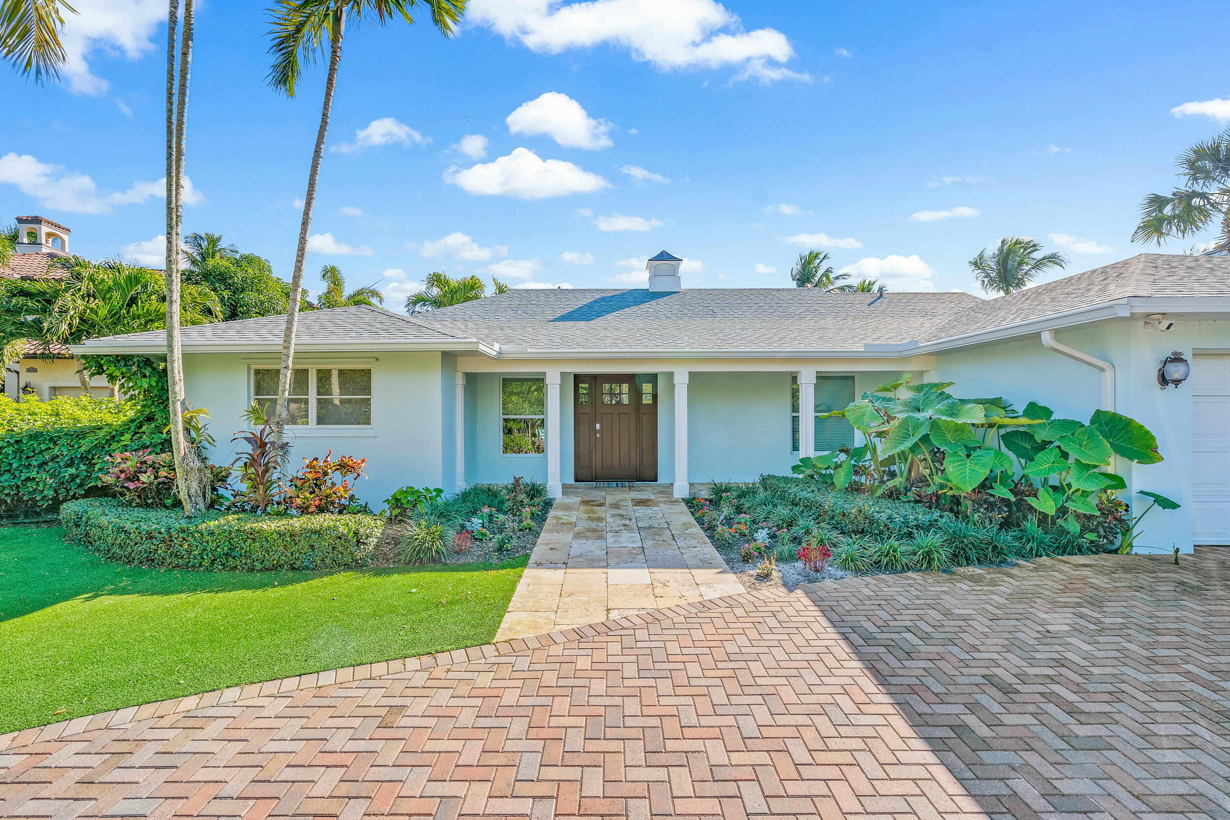 9195 SE Cove Point Street