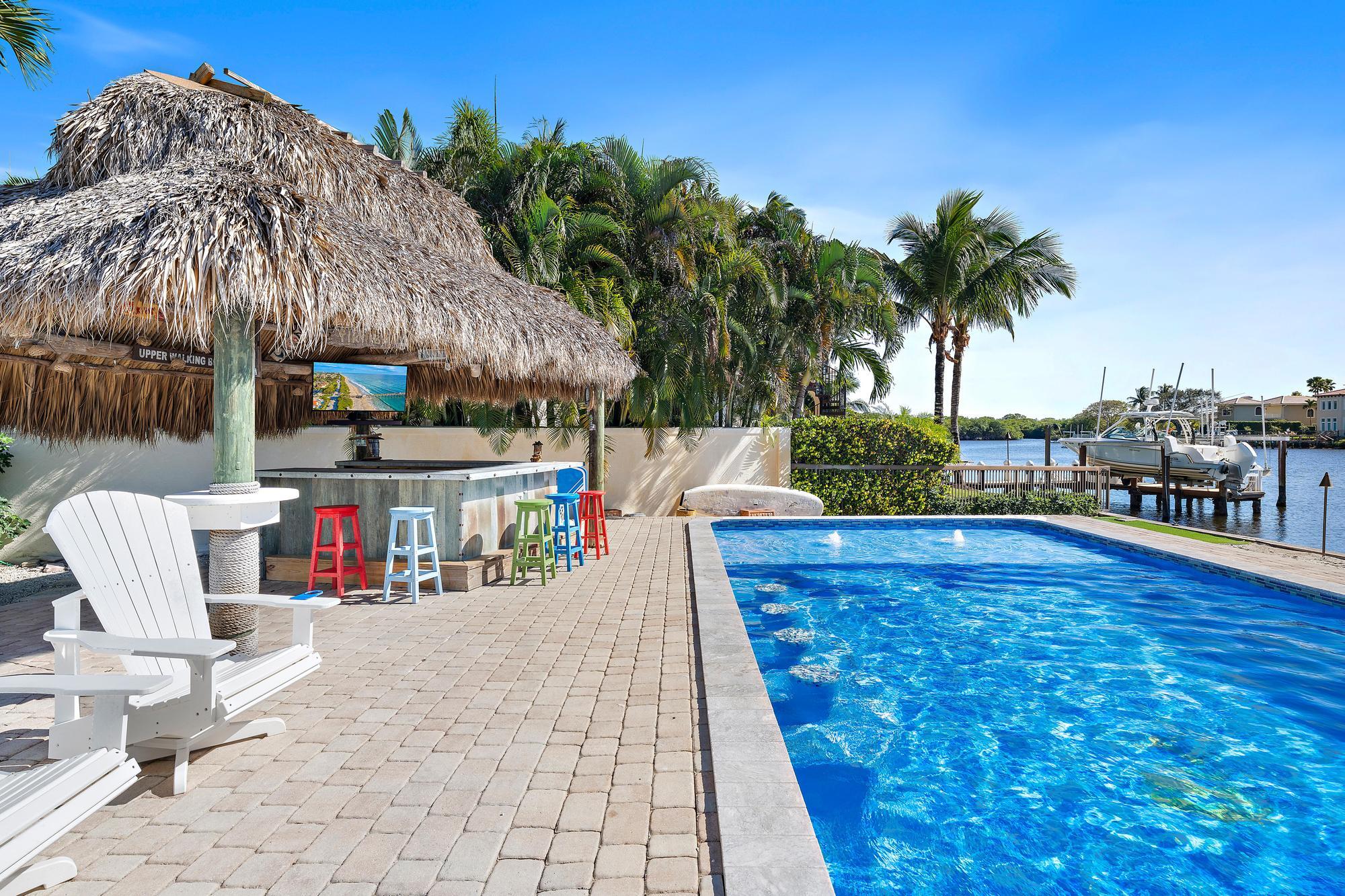 9195 SE Cove Point Street