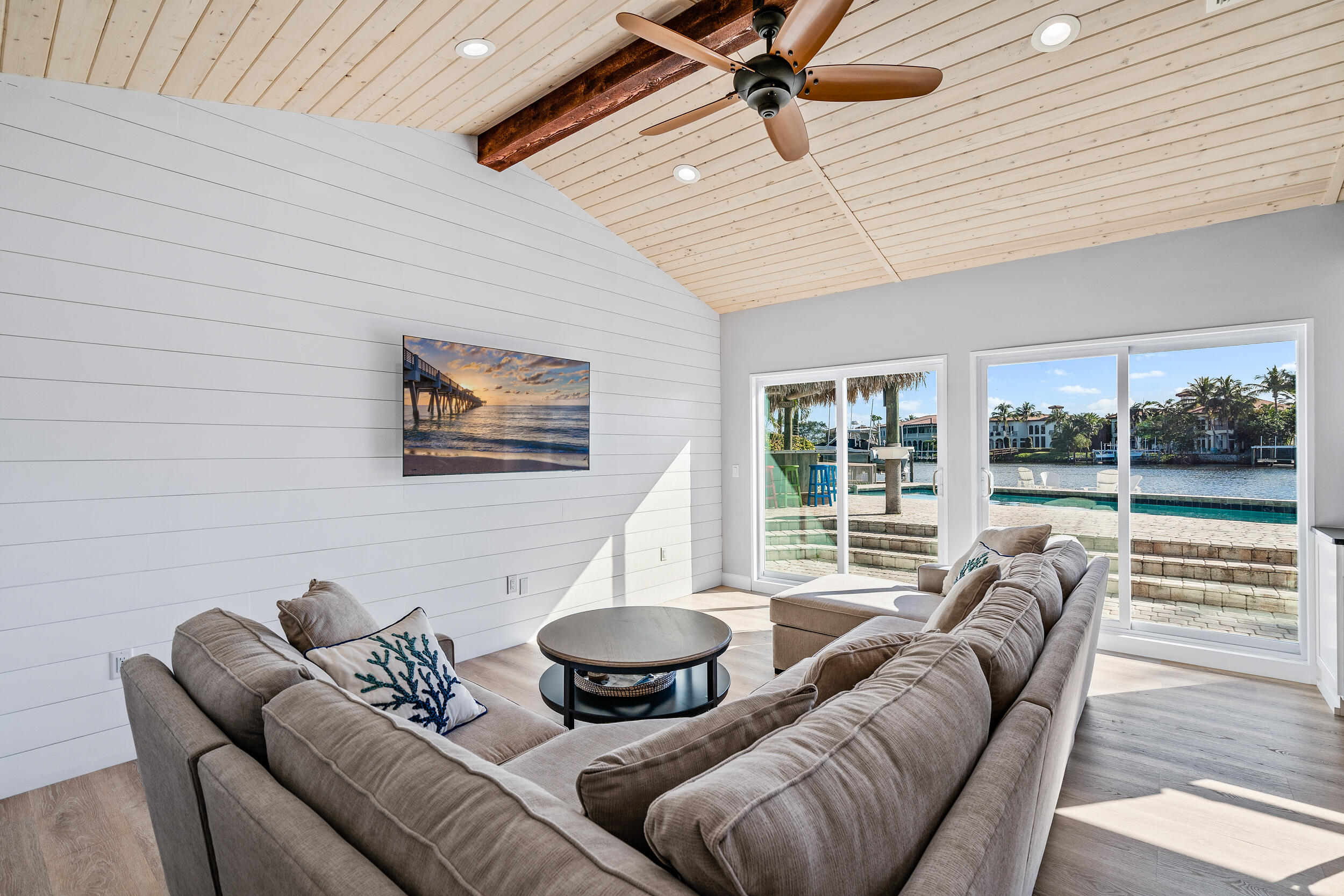 9195 SE Cove Point Street