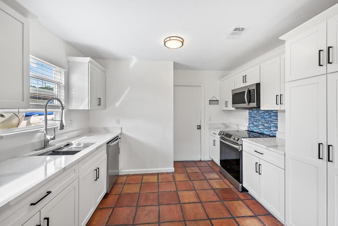 1974 SE Tiffany Avenue