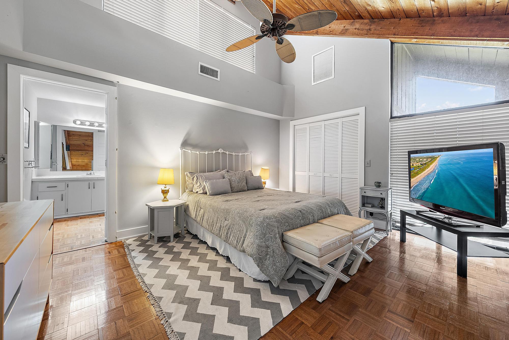 1605 S Us Highway 1 16f