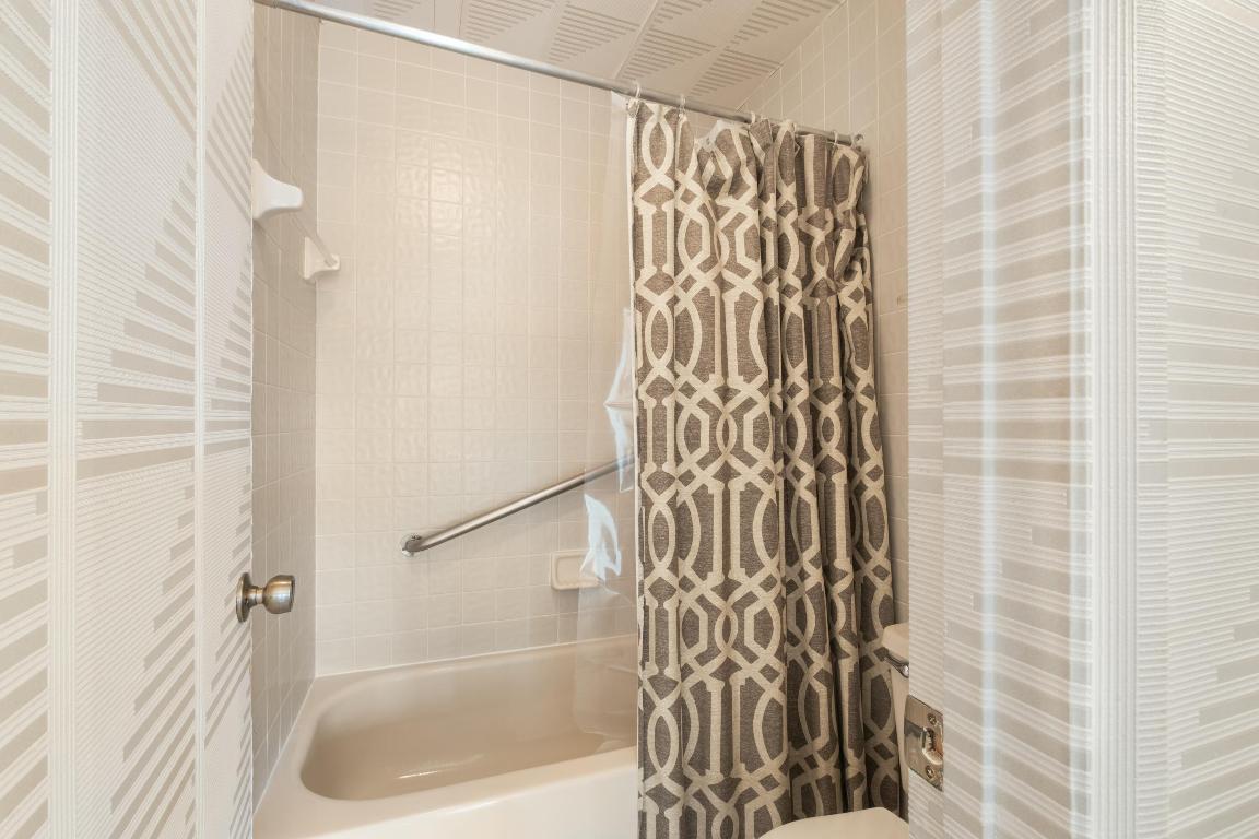 3046 Lucerne Park Drive 5621