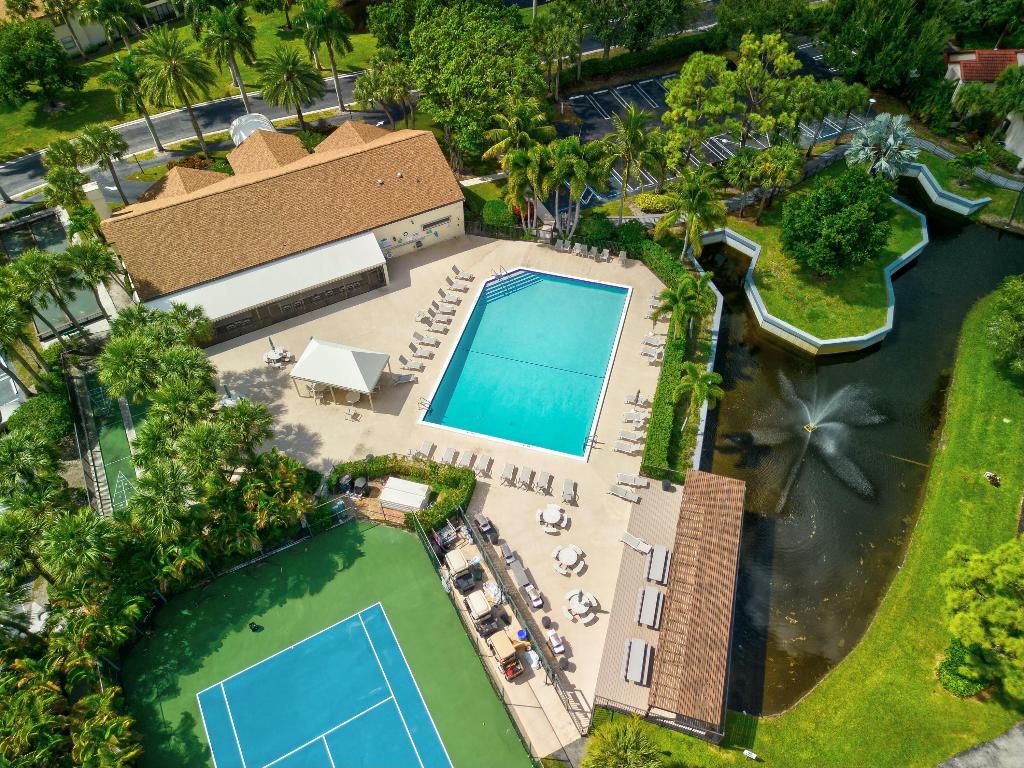 3046 Lucerne Park Drive 5621